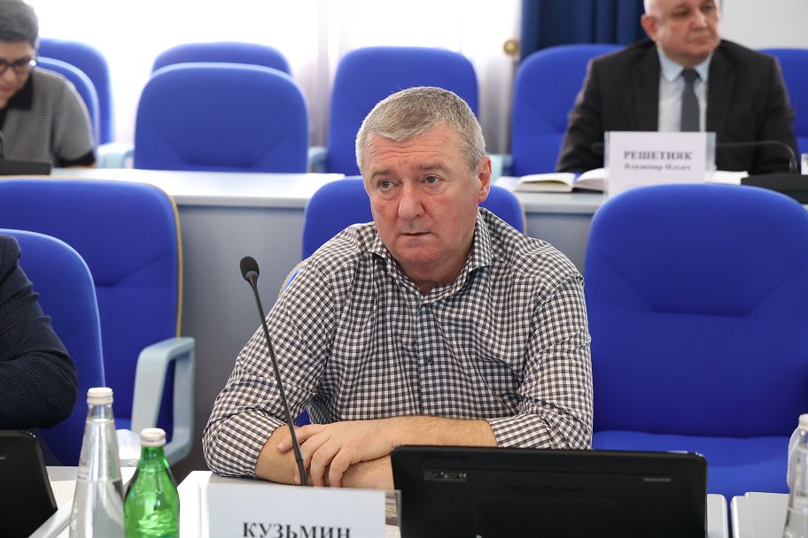 Николай Великдань представил книгу о 30-летии краевой Думы