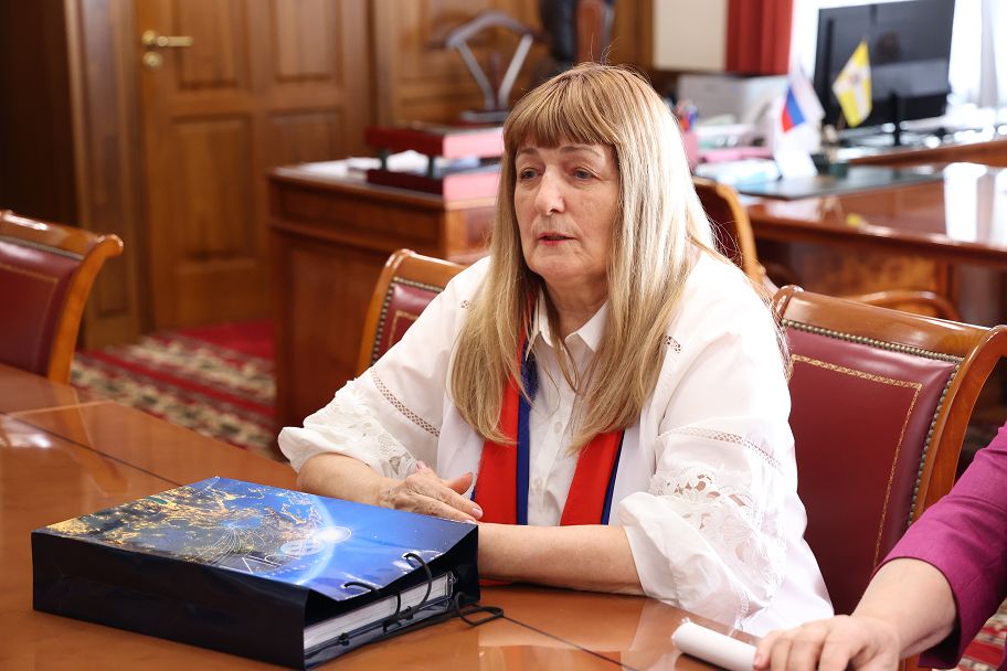 Николай Великдань встретился с ветеранами аппарата Думы Ставропольского края