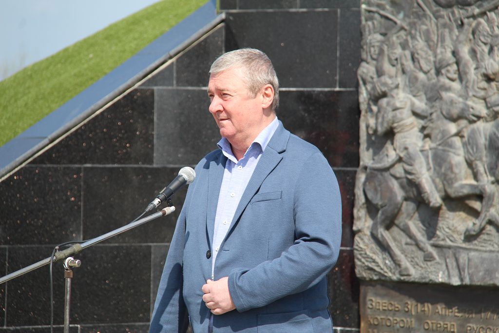 Краевые депутаты приняли участие в торжественном митинге, посвященном 250-летию Калалинского сражения