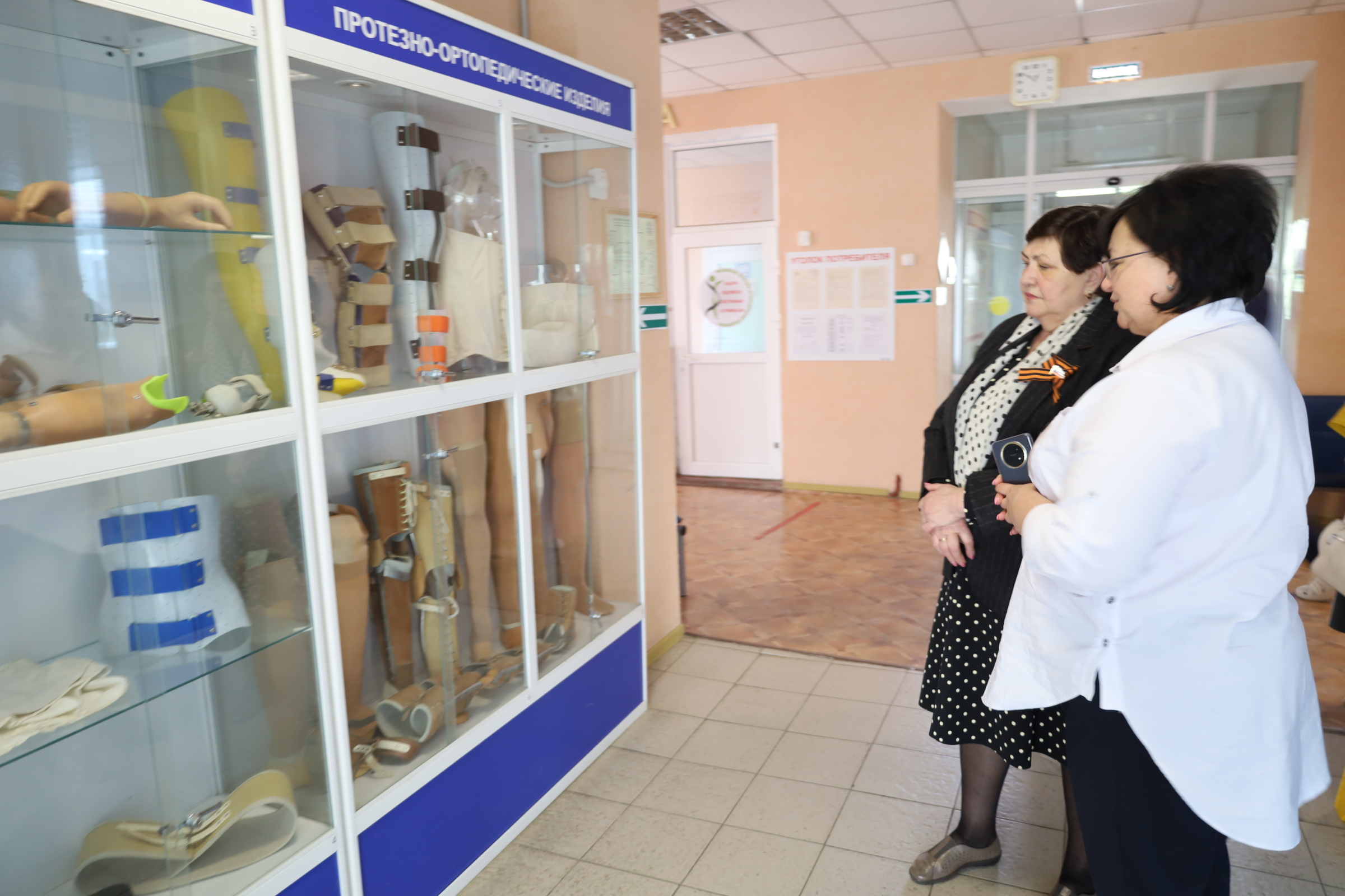 Валентина Муравьева познакомилась с работой трех протезно-ортопедических предприятий Ставрополя