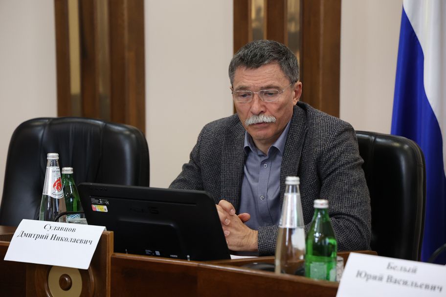Краевые депутаты предложили развивать государственную аптечную сеть и запретить продажу сжиженного газа несовершеннолетним