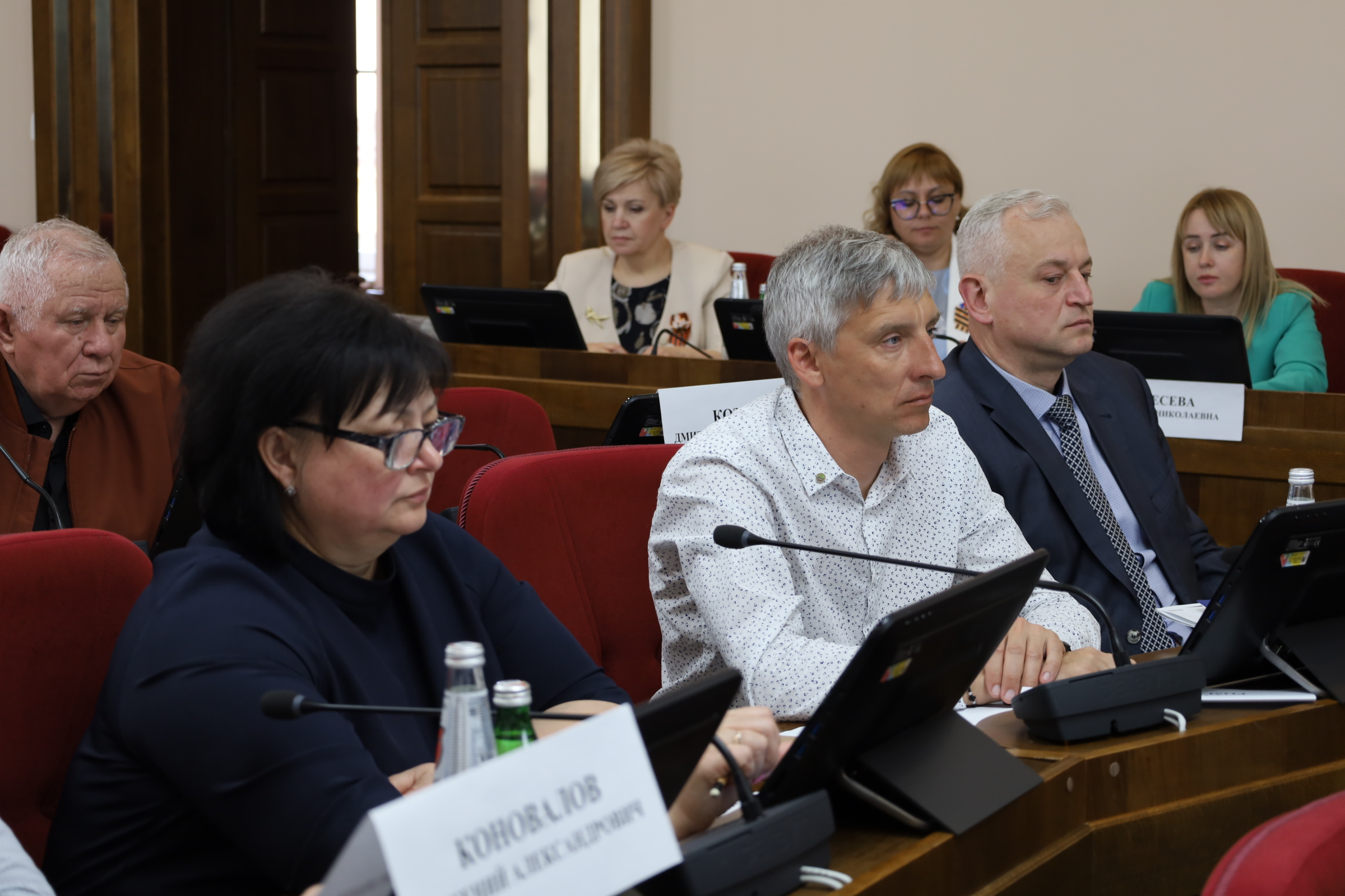 В краевой Думе идет работа над внесением изменений в законы о дополнительных мерах поддержки отдельных категорий ставропольцев