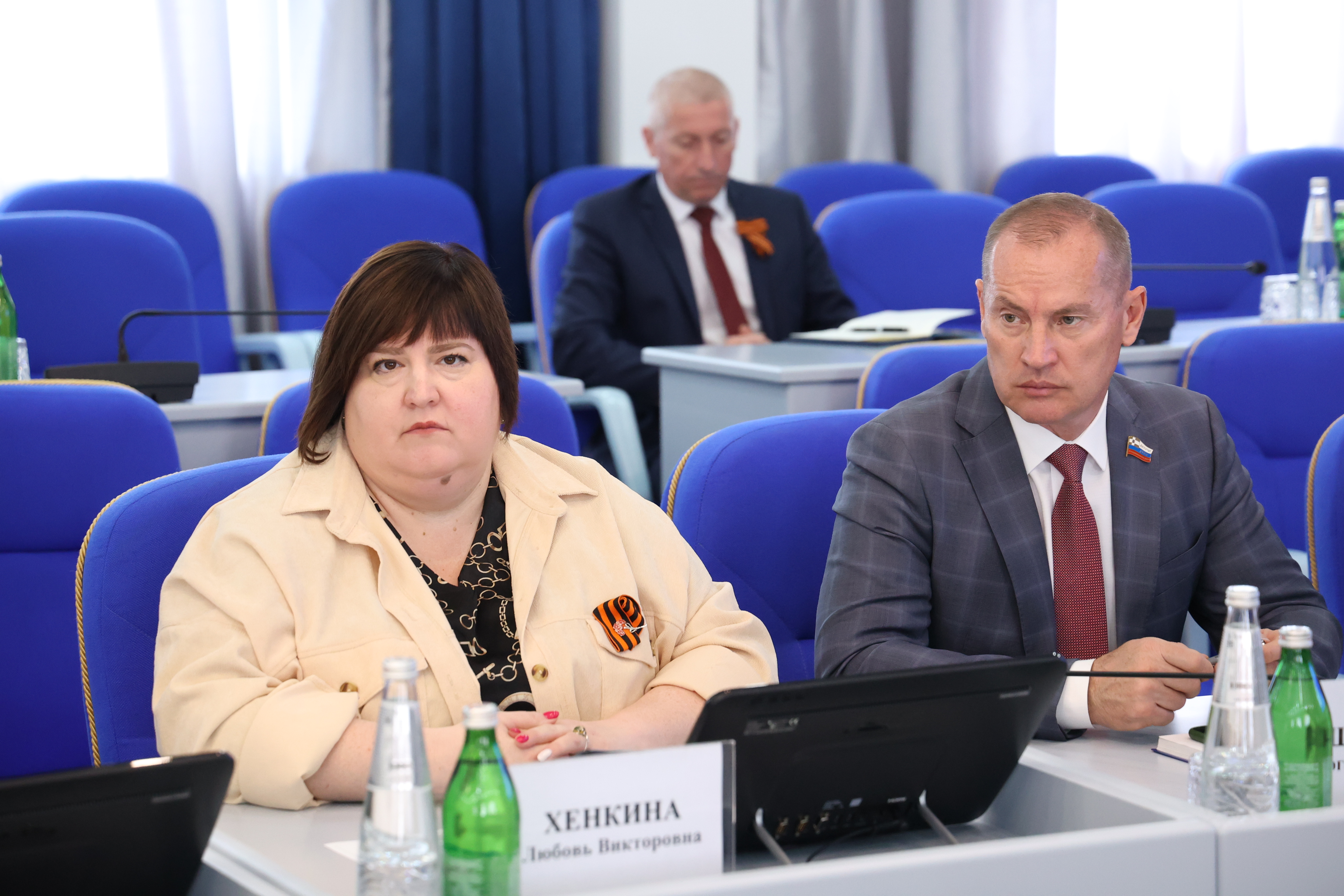 Проекты законов о дополнительной поддержке многодетных семей и детей-сирот рассматриваются в Думе Ставрополья
