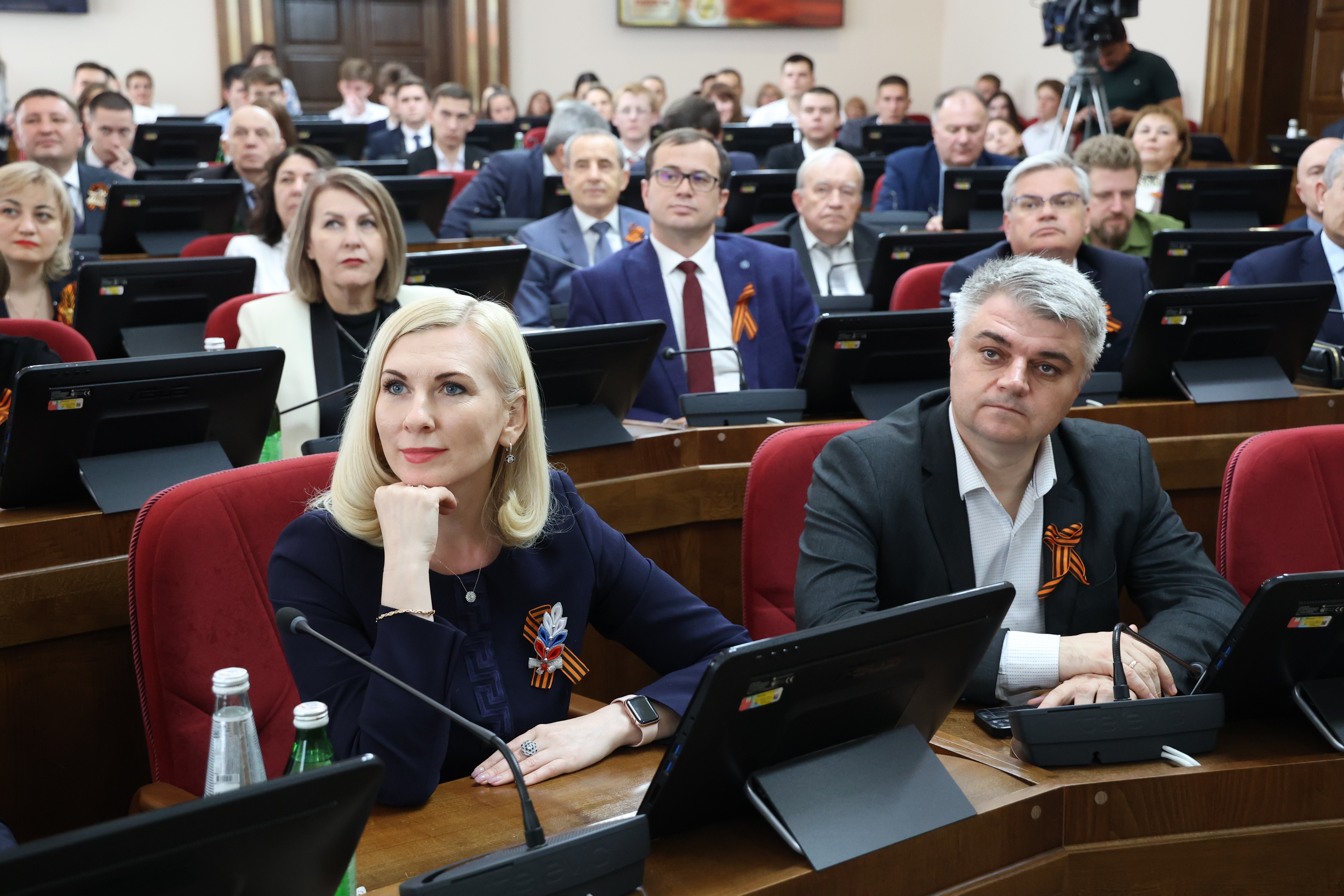 В Думе Ставрополья наградили молодых ученых региона – победителей конкурса «УМНИК – 2023»