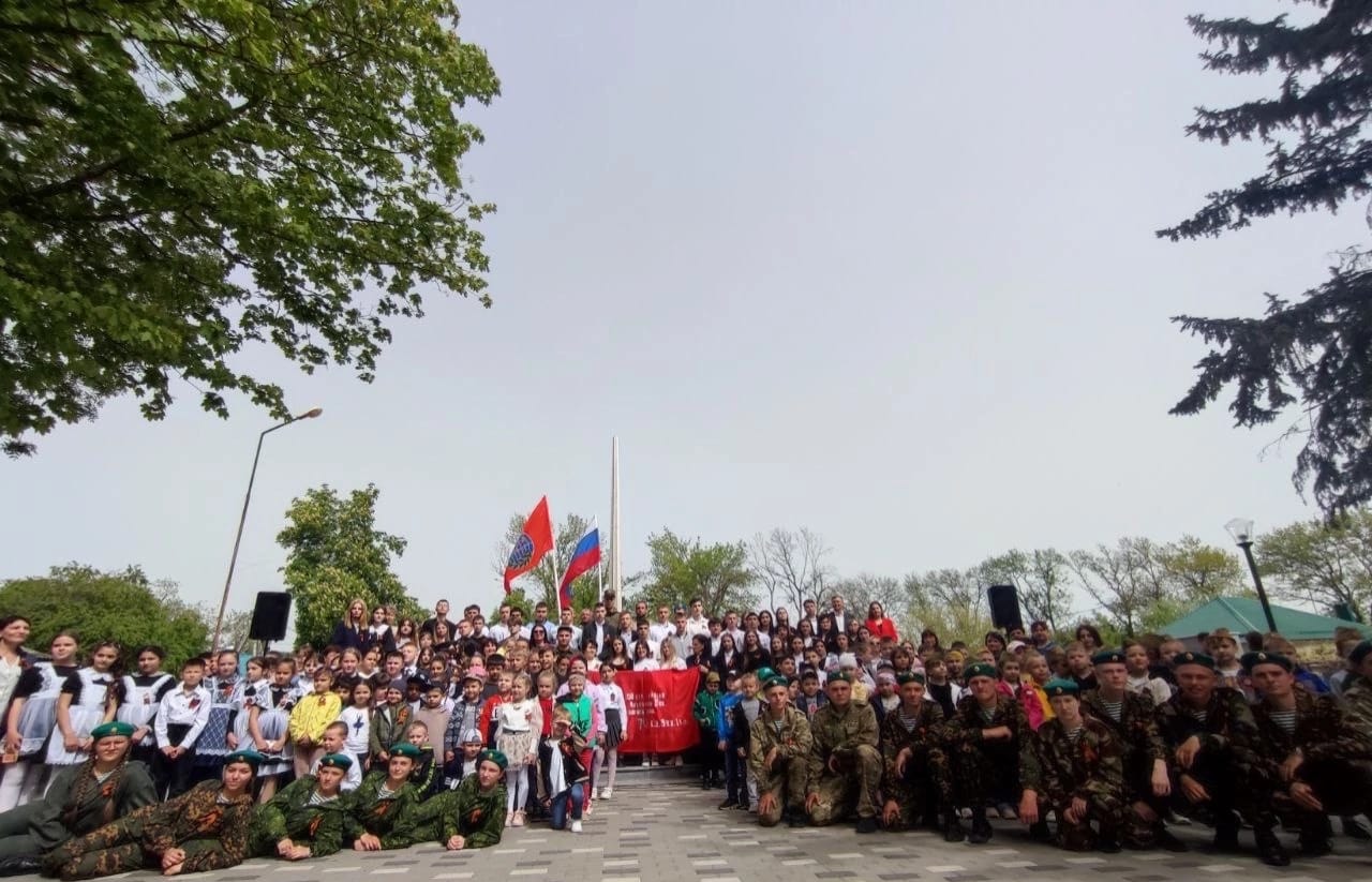На Ставрополье проходят автопробег ретромашин «Эх, путь-дорожка фронтовая» и акция «Знамя Победы»