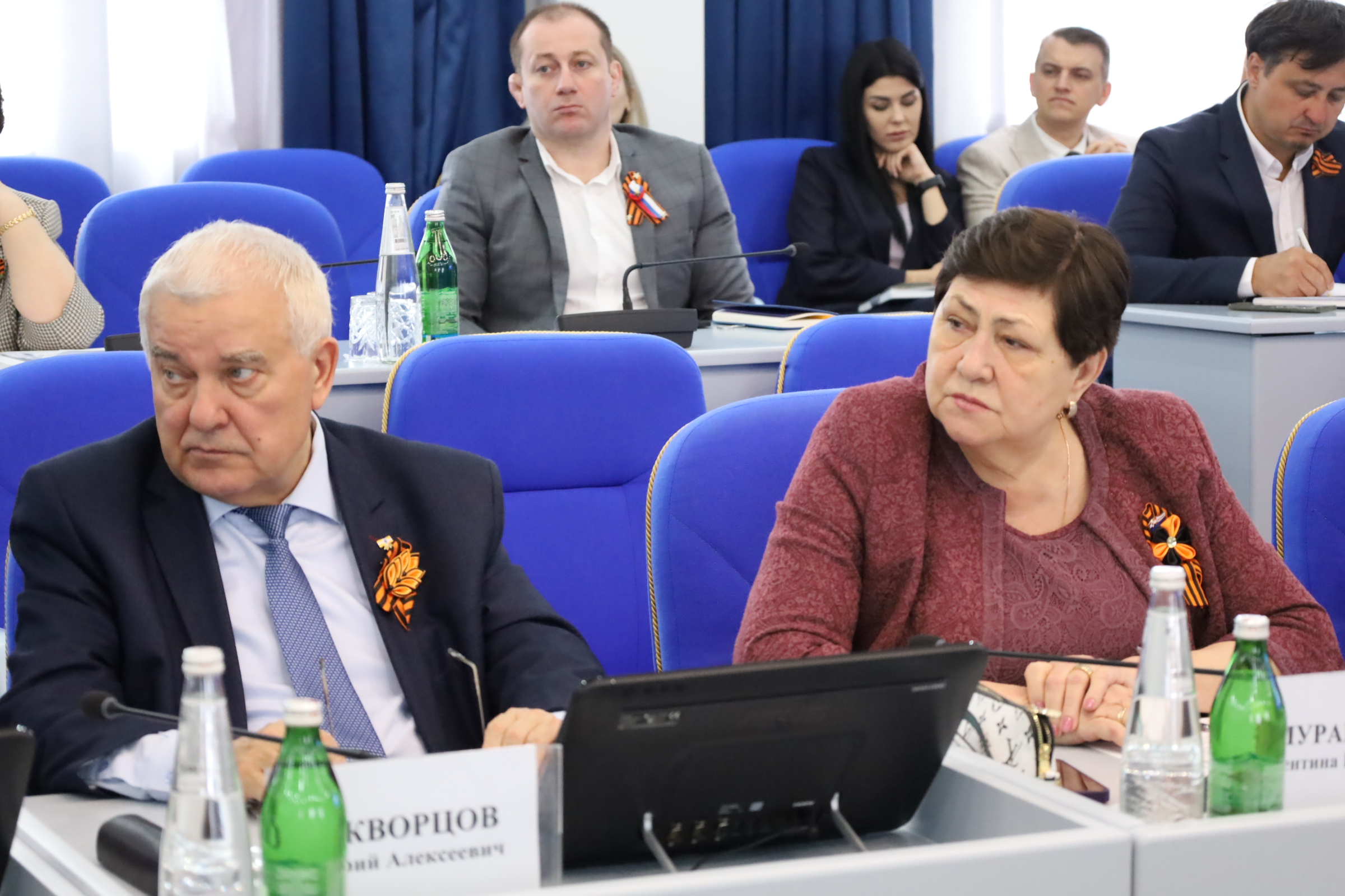 Николай Великдань поручил разобраться с проблемой оплаты товаров и услуг переводом на карту продавца