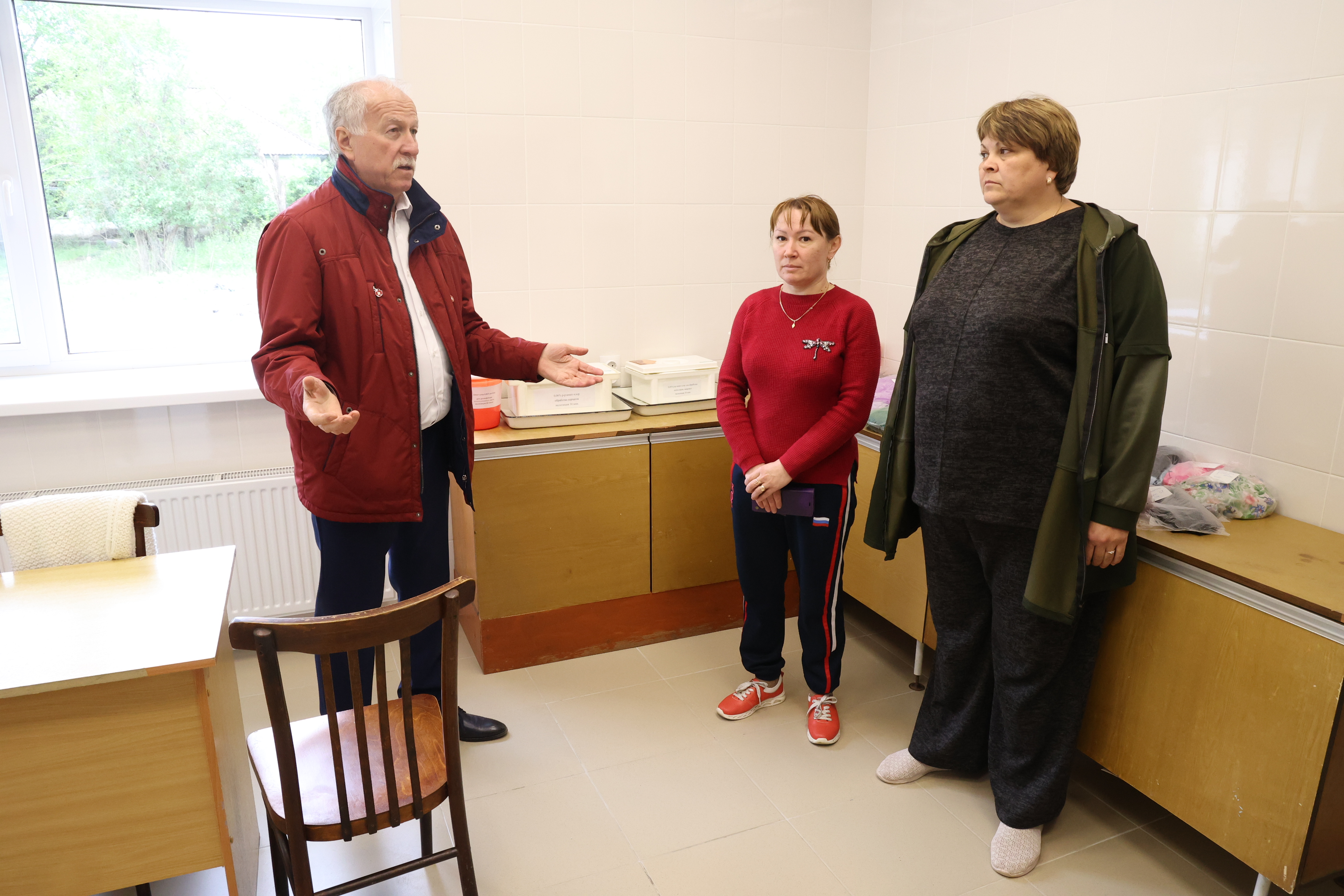 Николай Великдань проверил реализацию наказов земляков в Ипатовском округе