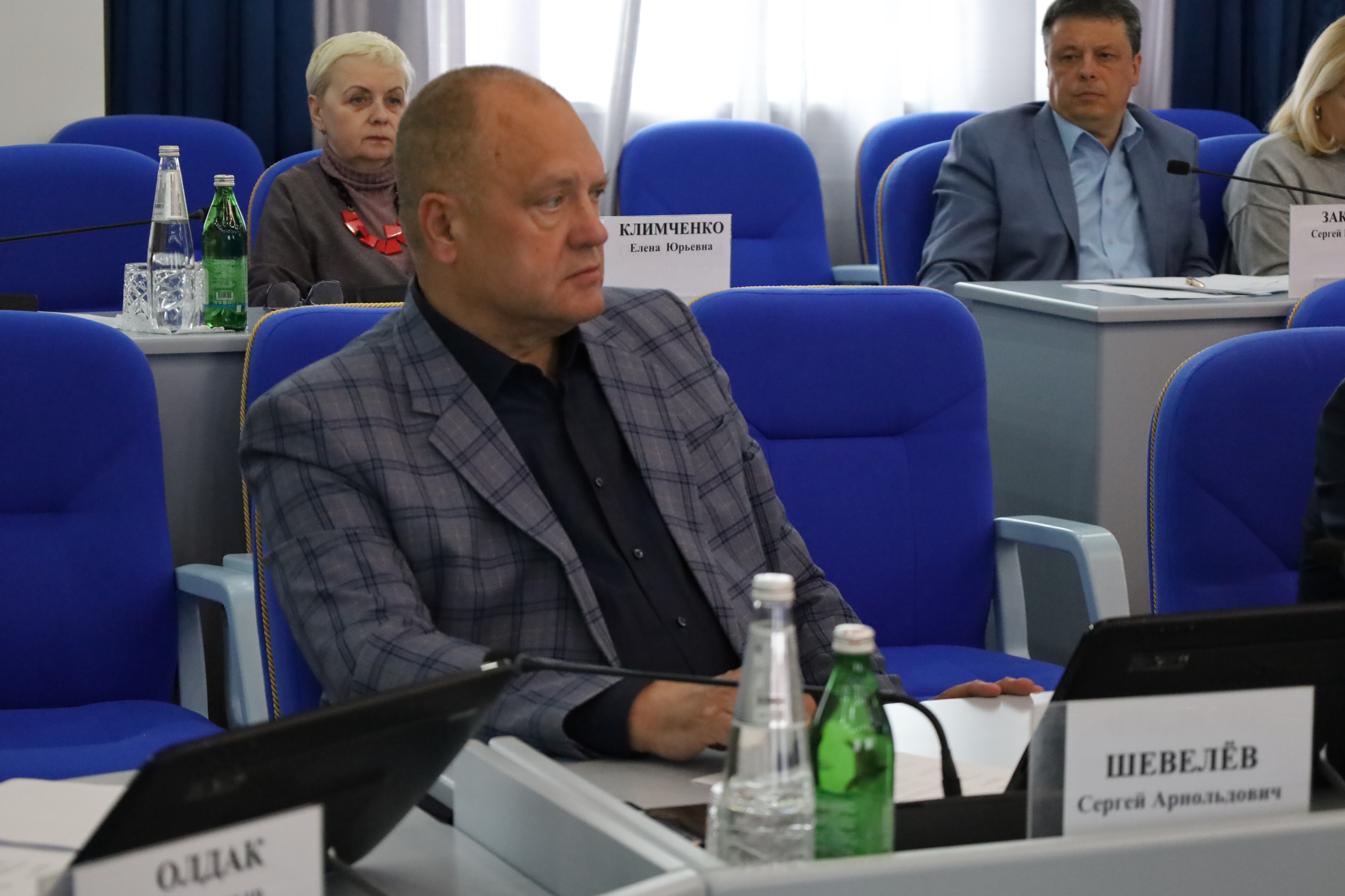 Меры по обеспечению безопасности детей на дорогах и водных объектах в летний период рассмотрены в краевой Думе
