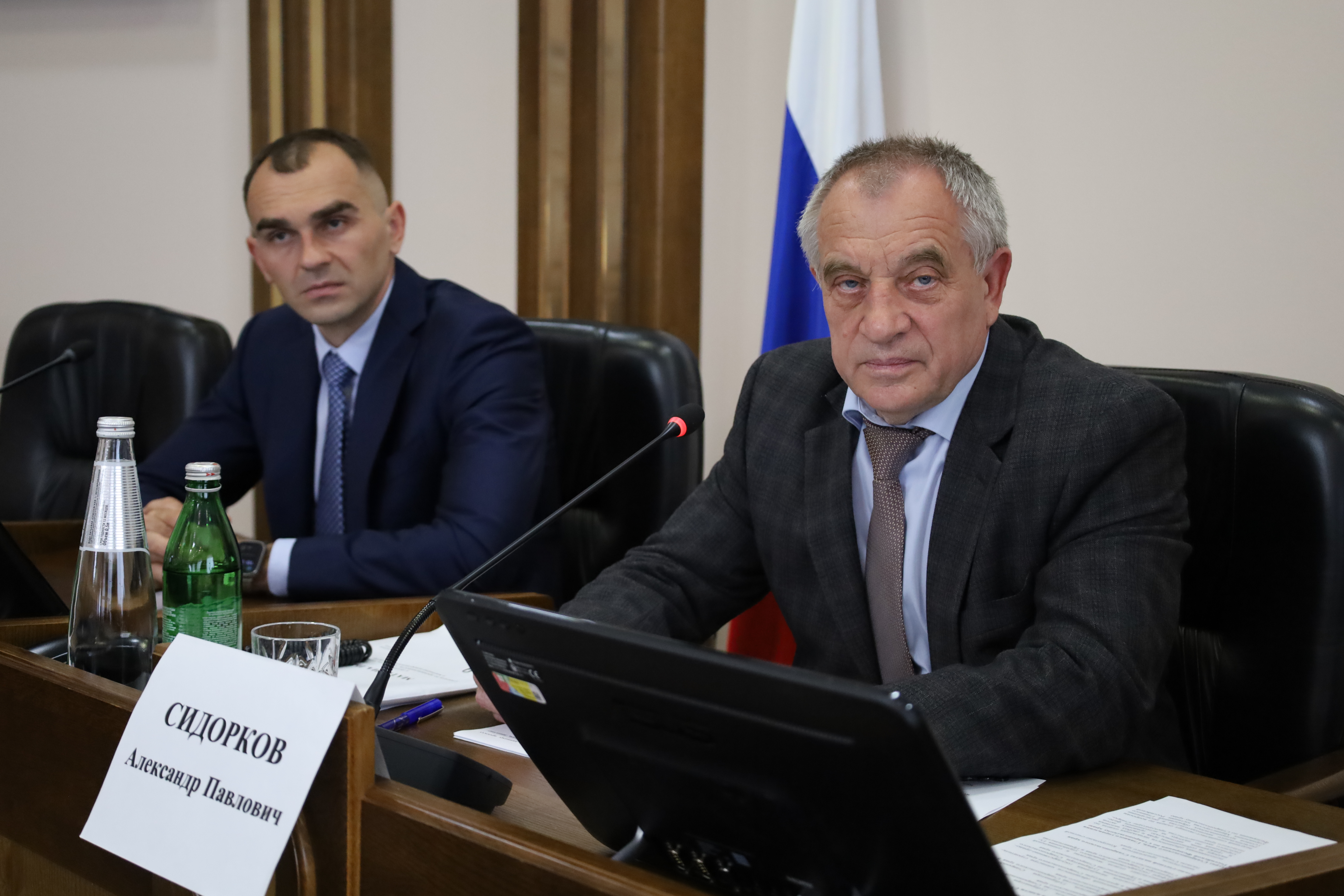 В Думе рассмотрены проекты законов об утверждении соглашений между Фондом содействия реформированию ЖКХ и Ставропольем