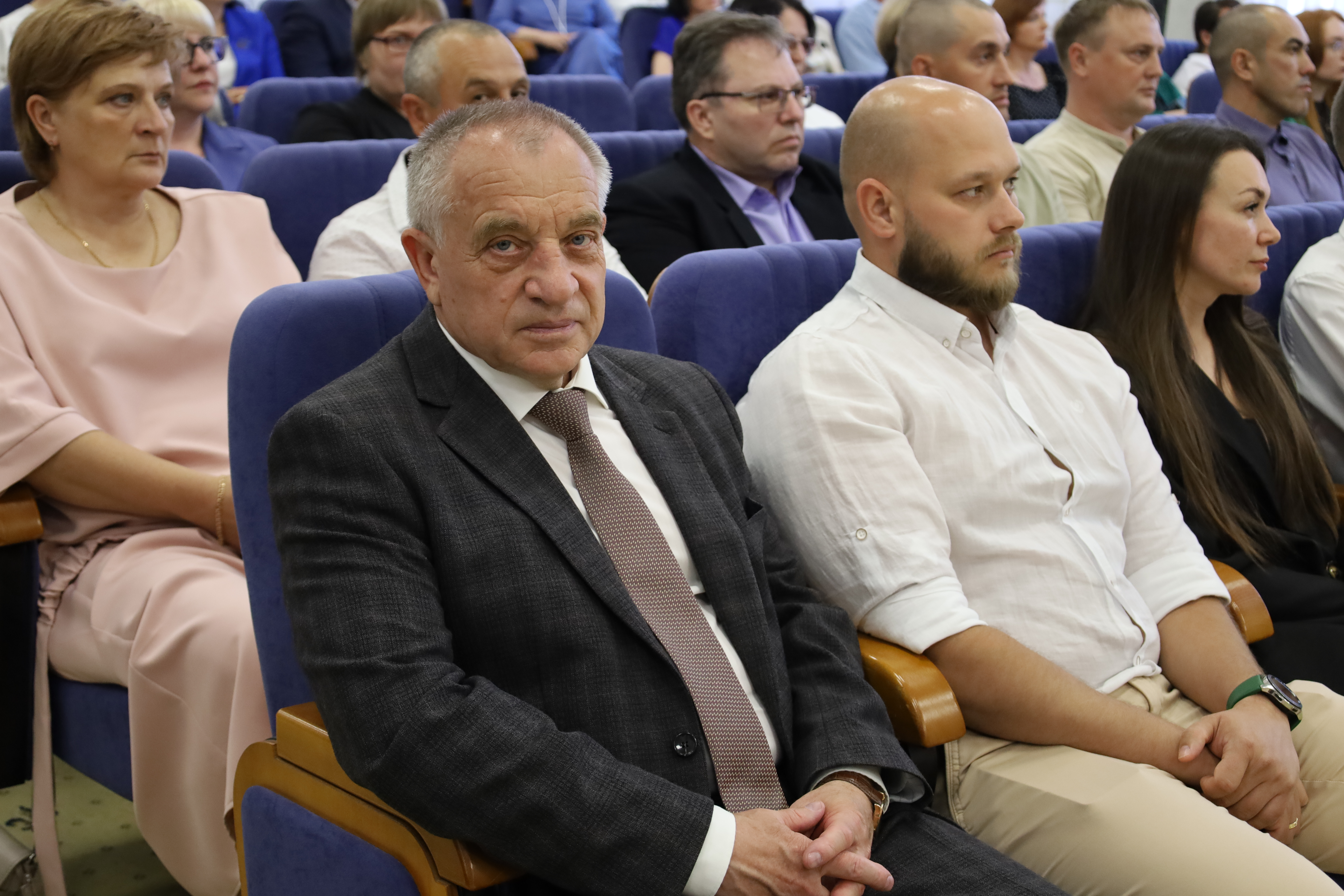 Дмитрий Судавцов вручил Почетные грамоты Думы лучшим химикам Ставрополья