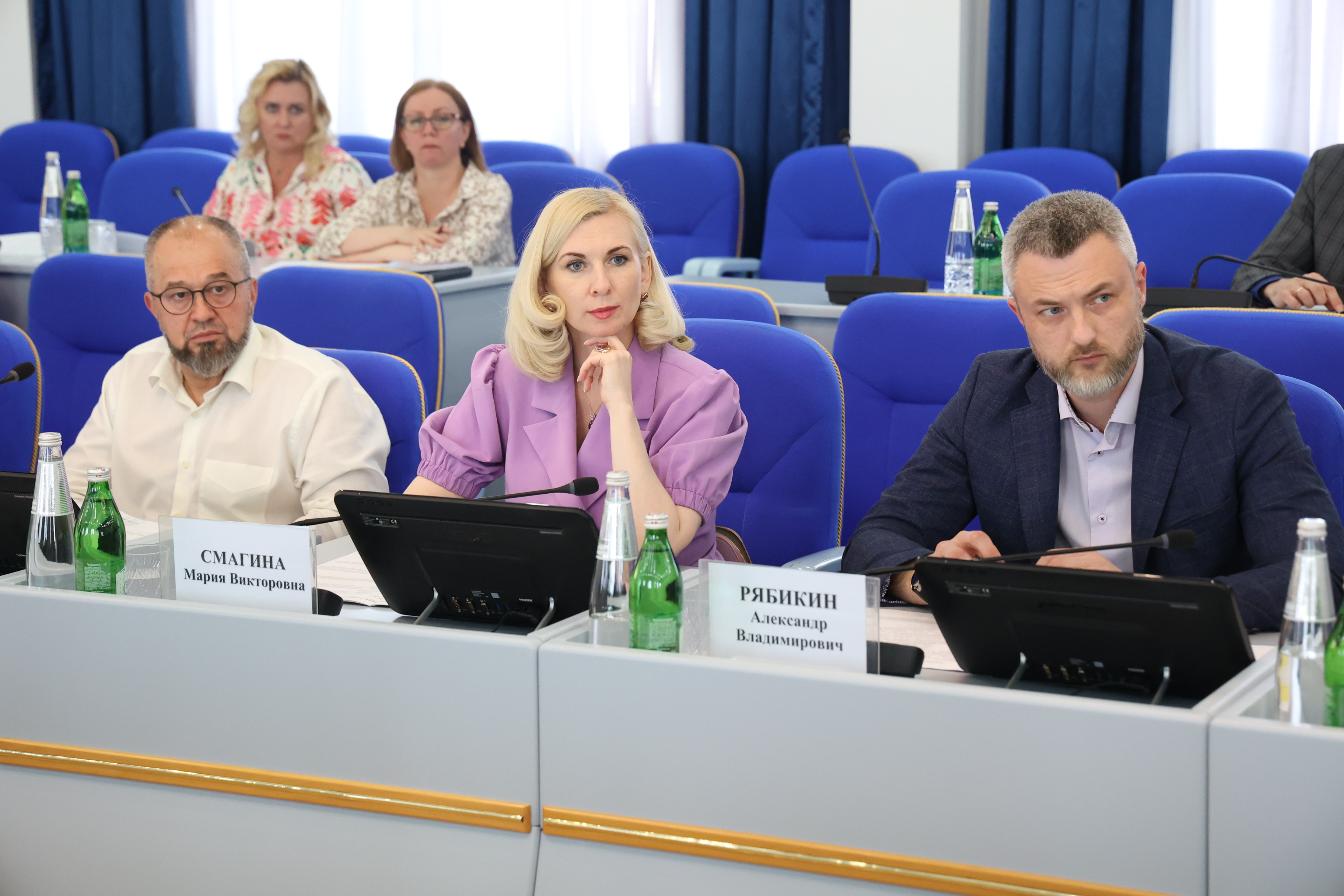 В краевой Думе продолжается рассмотрение депутатских наказов