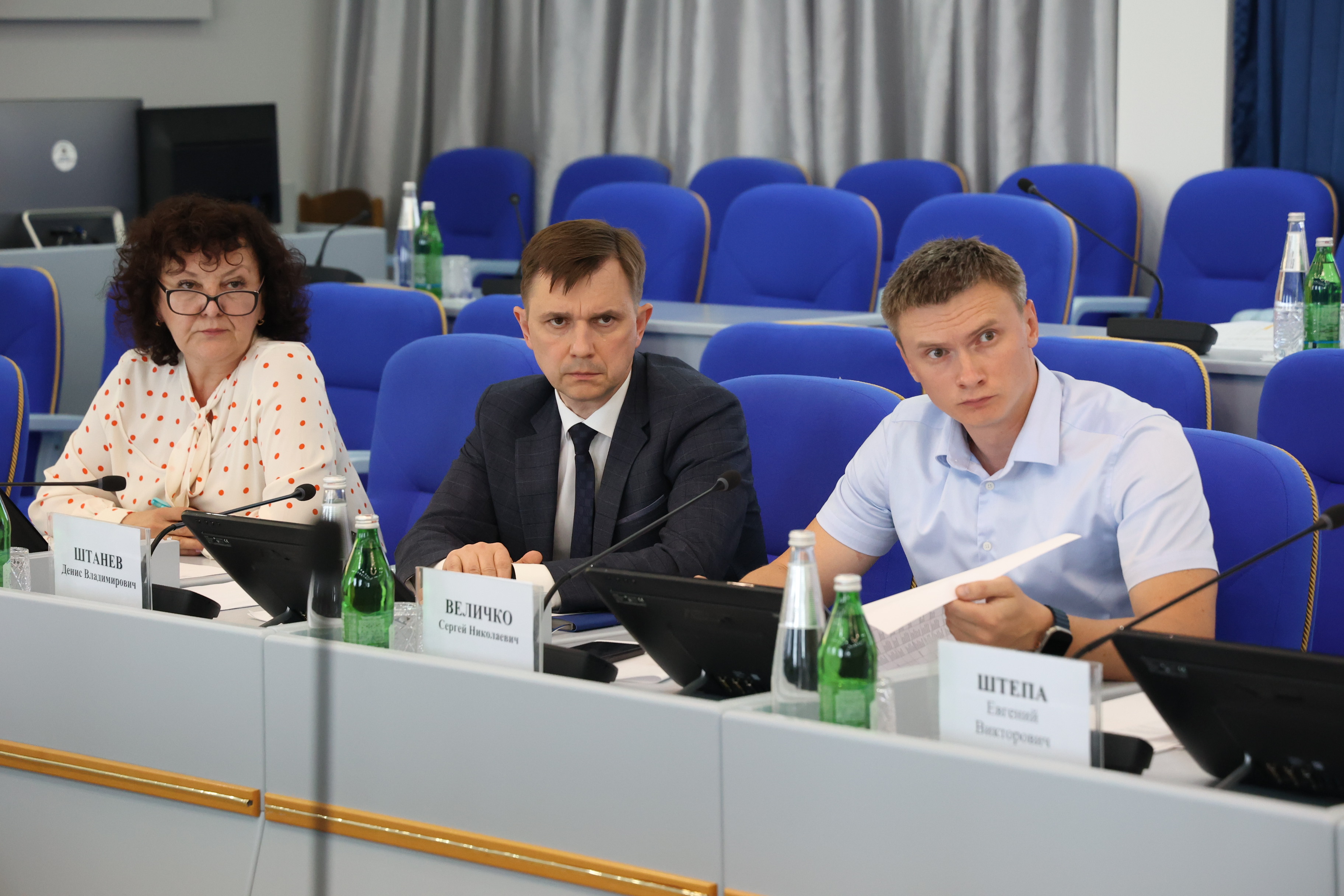 В краевой Думе продолжается рассмотрение депутатских наказов