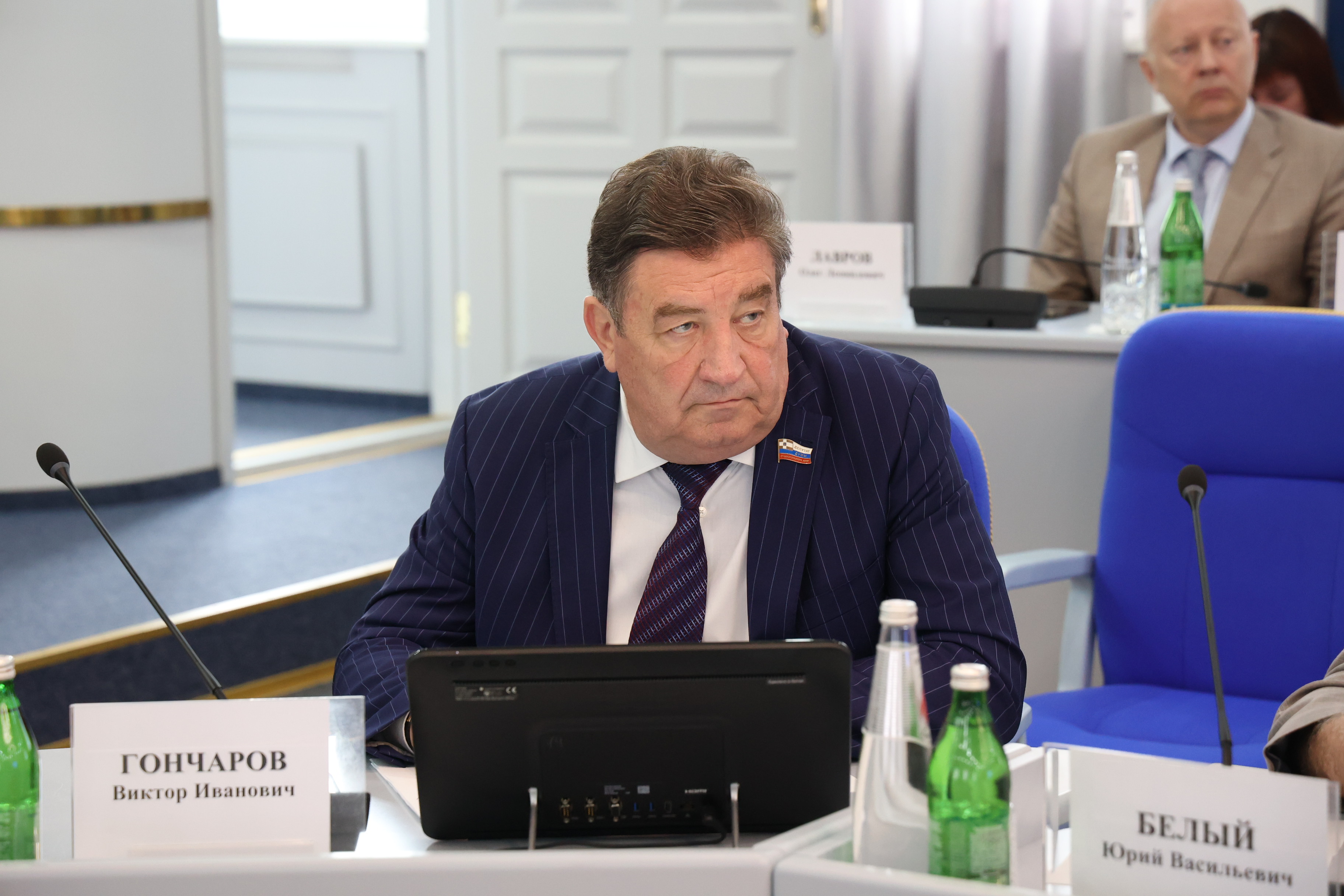 Депутаты работают над законопроектами, которые рассмотрят на очередном заседании Думы