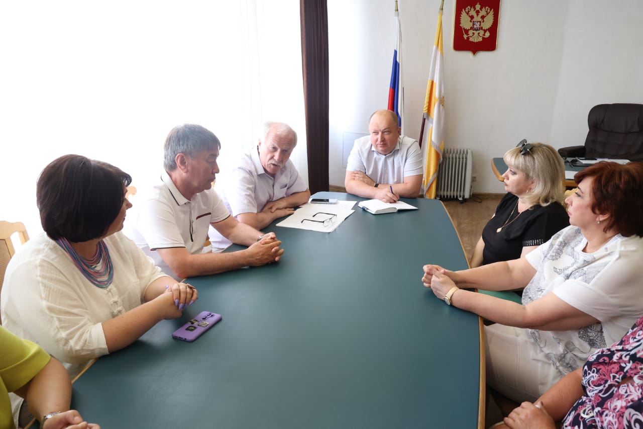 Председатель Думы ознакомился с ходом жатвы в Левокумском районе