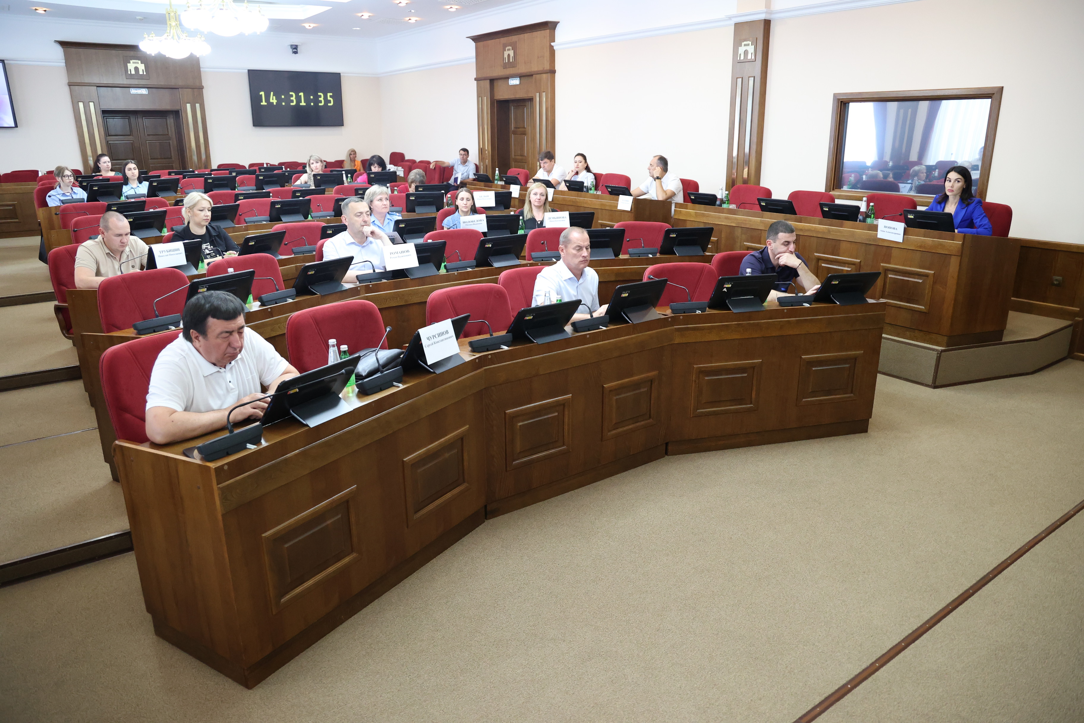 На ремонт дорог местного значения дополнительно направят 2 миллиарда рублей
