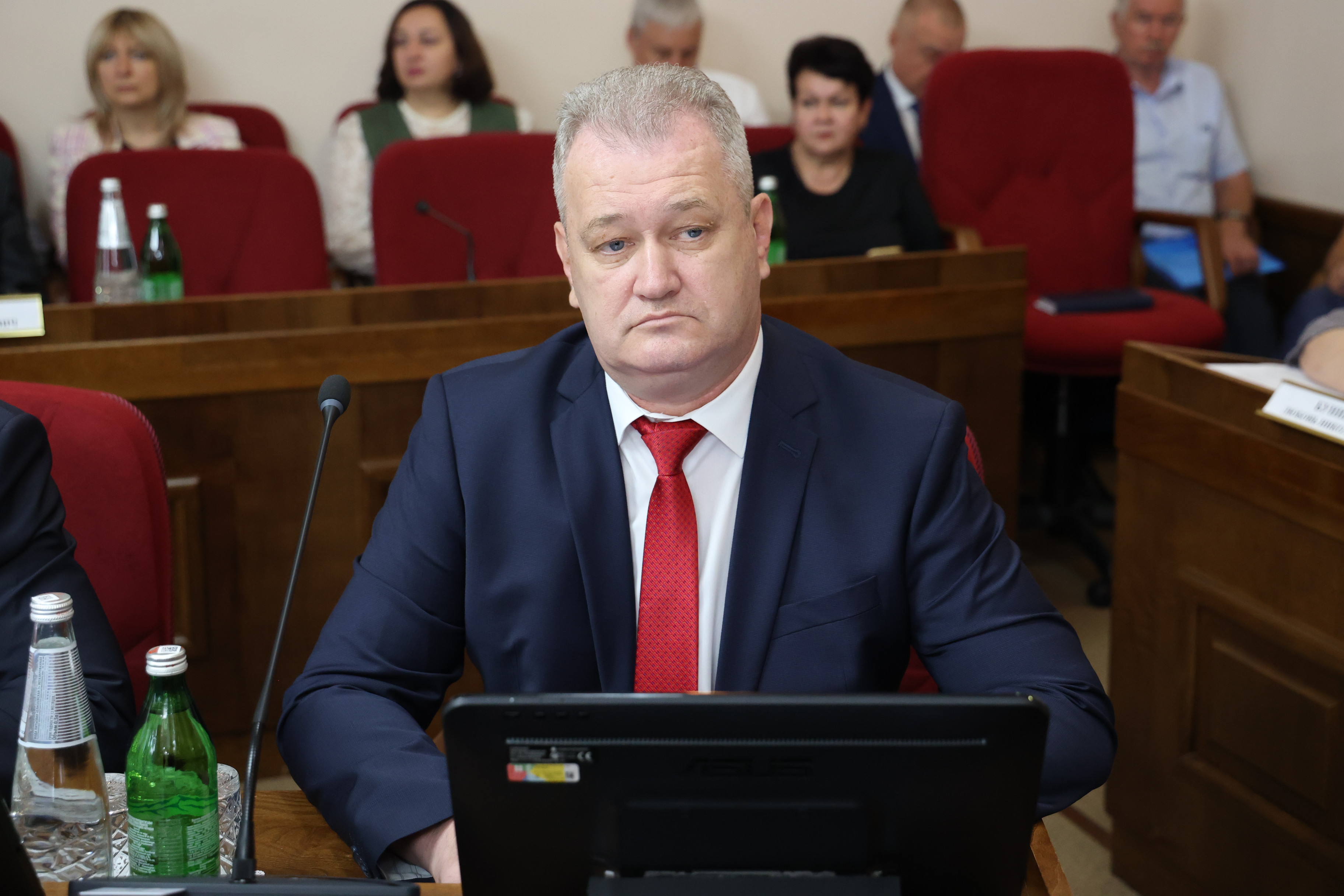 Приняты поправки в краевой закон в сфере соцподдержки детей-сирот