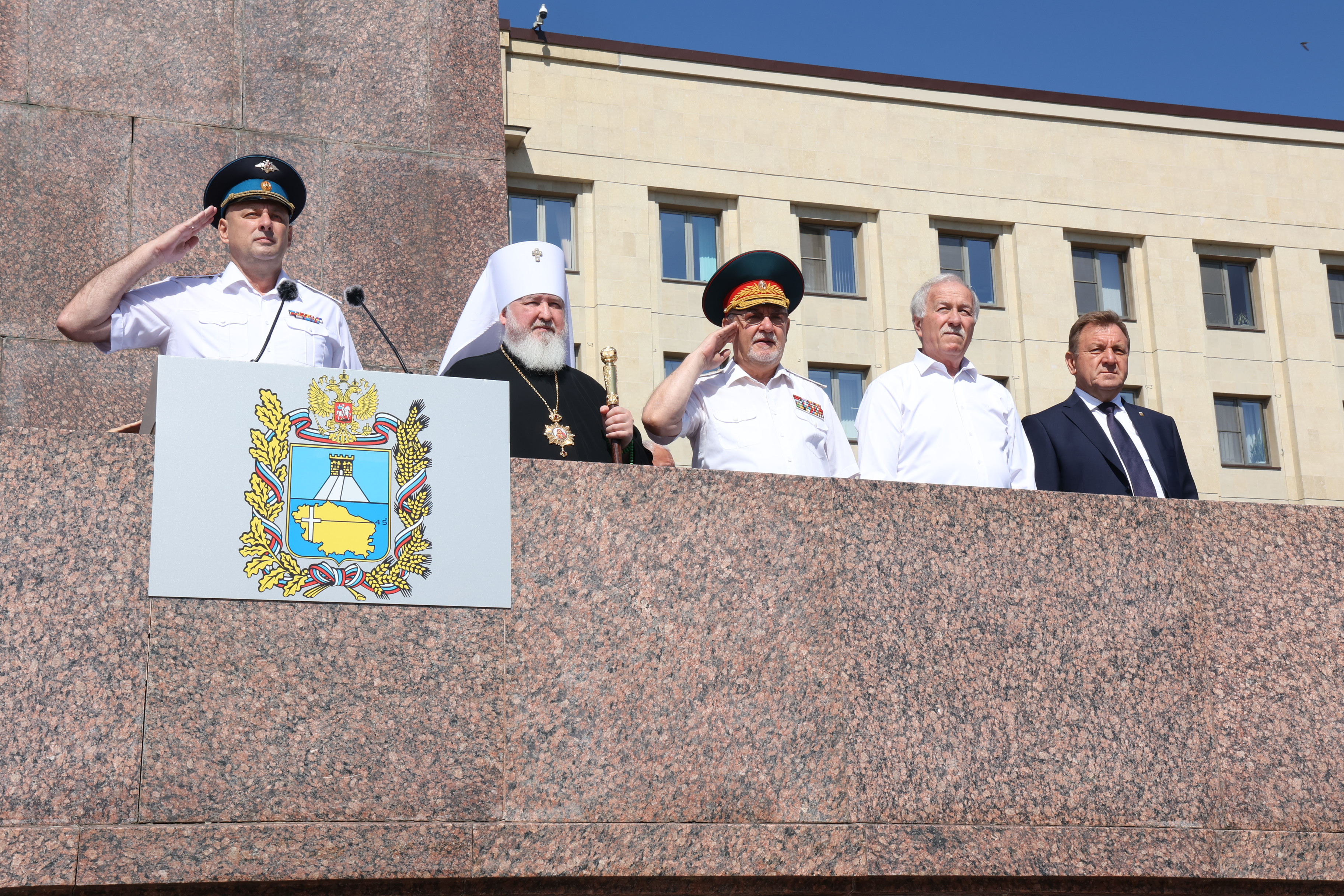 Председатель краевой Думы поздравил кадет Ставропольского президентского училища с получением аттестатов
