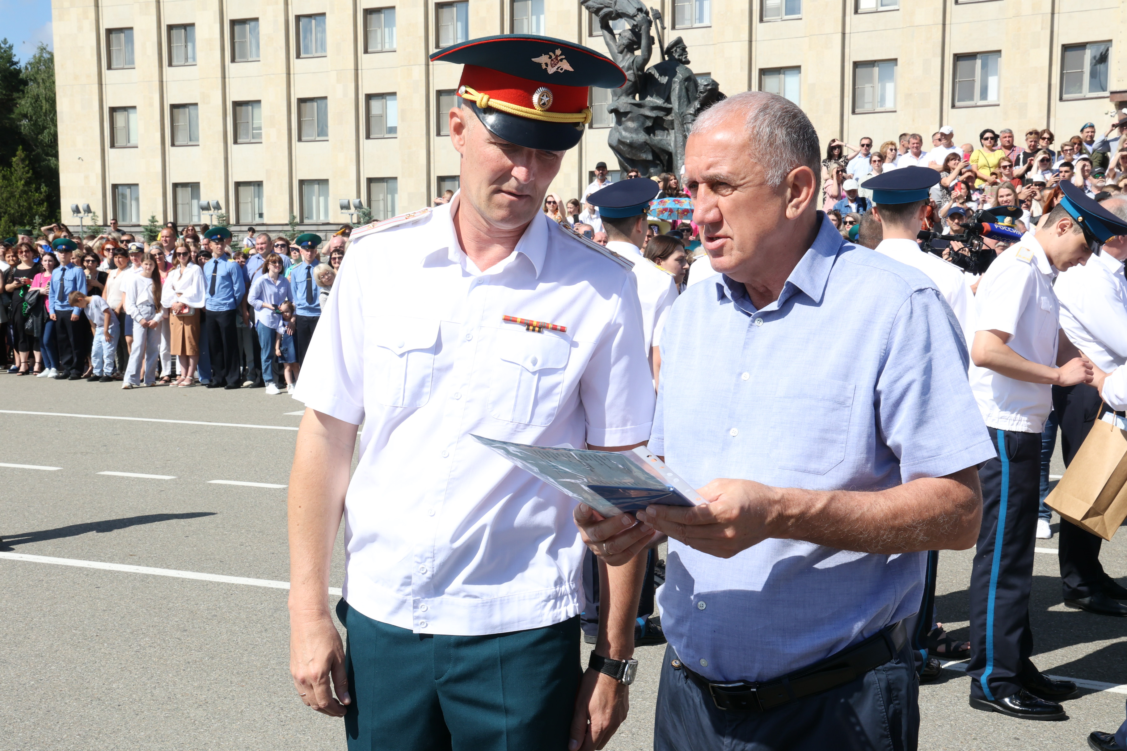 Председатель краевой Думы поздравил кадет Ставропольского президентского училища с получением аттестатов