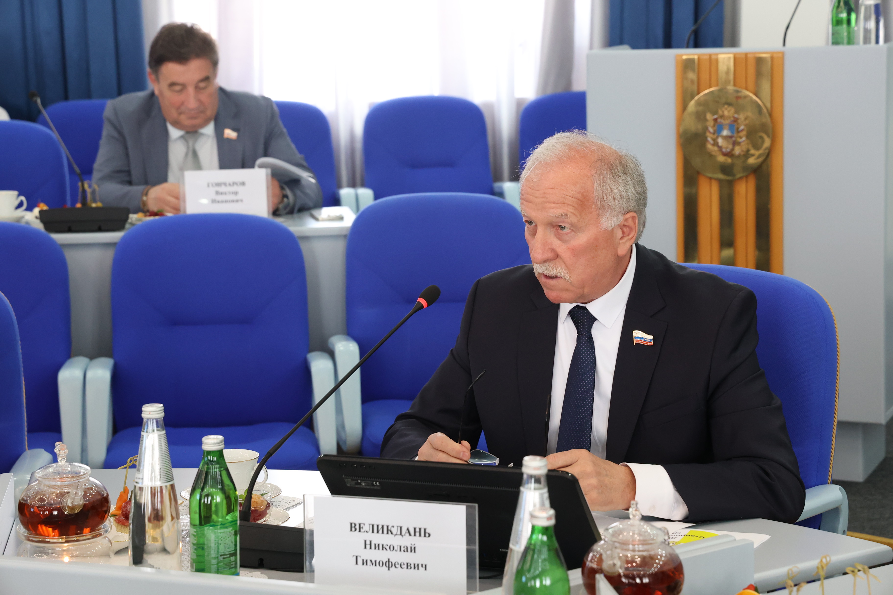 Федеральные и краевые депутаты обсудили актуальные проблемы предоставления мер социальной поддержки гражданам