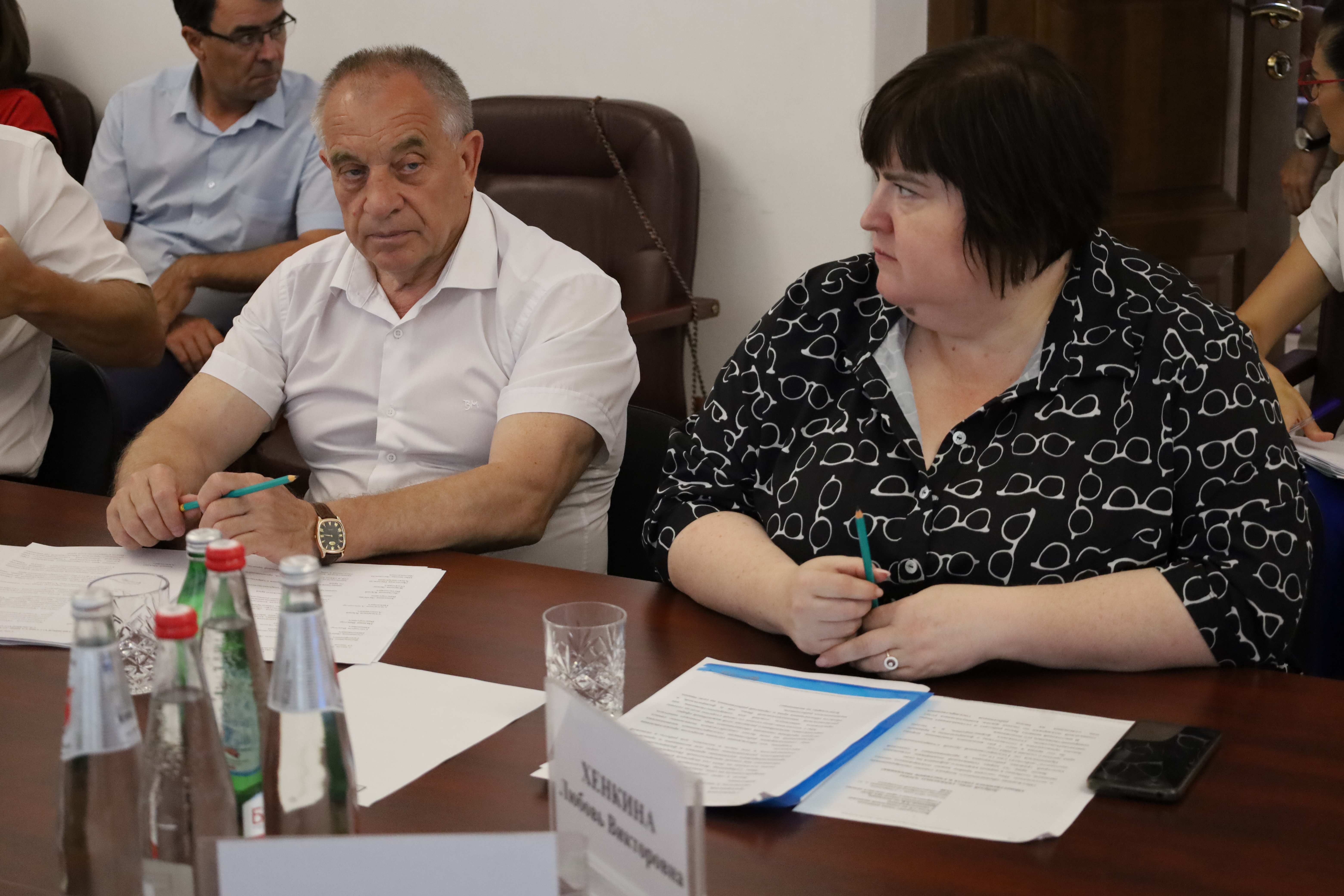 Проблемы кадрового потенциала и меры соцподдержки медиков обсудили члены Общественного совета при Думе края