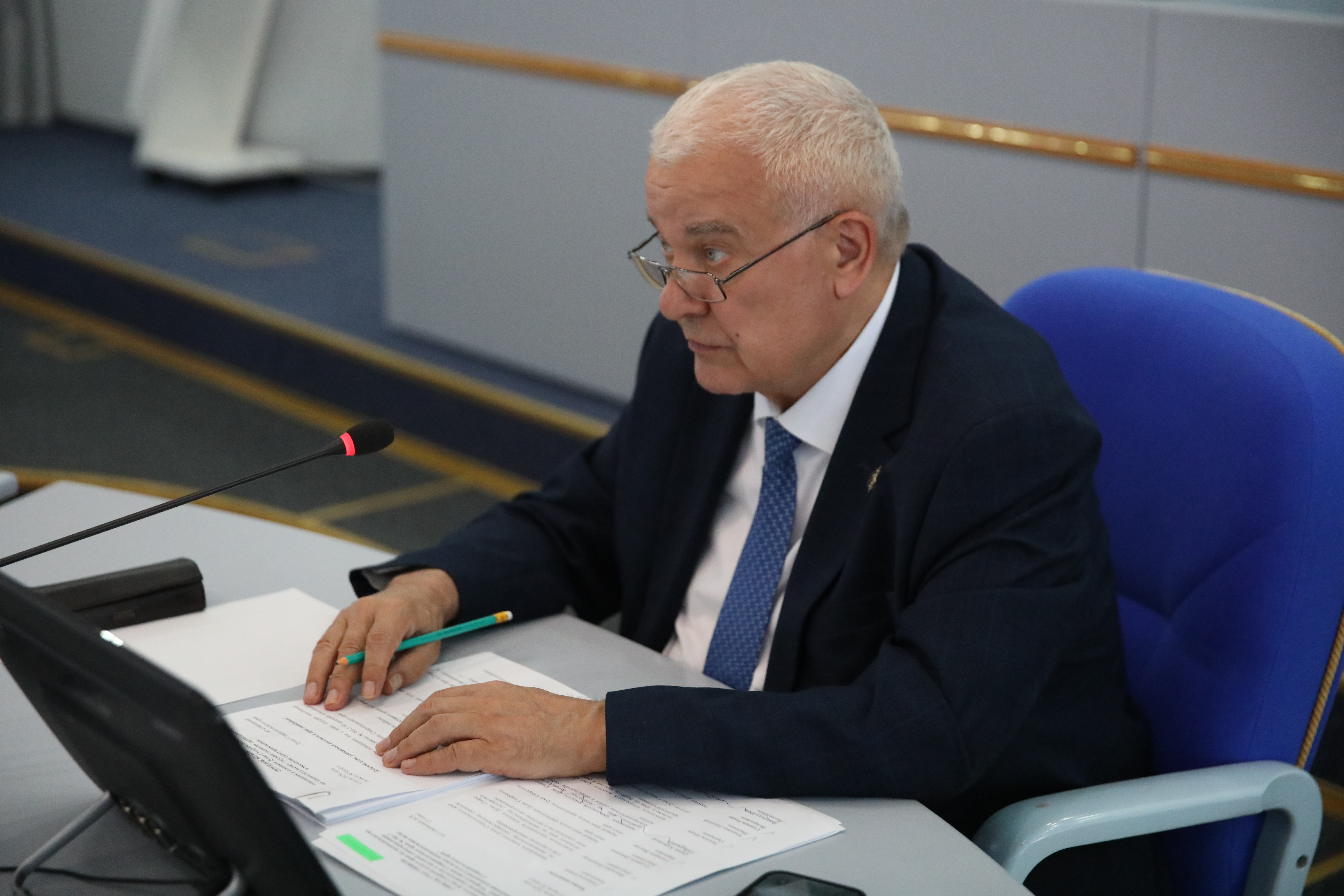 В Думе края обсудили проект закона кадрового характера