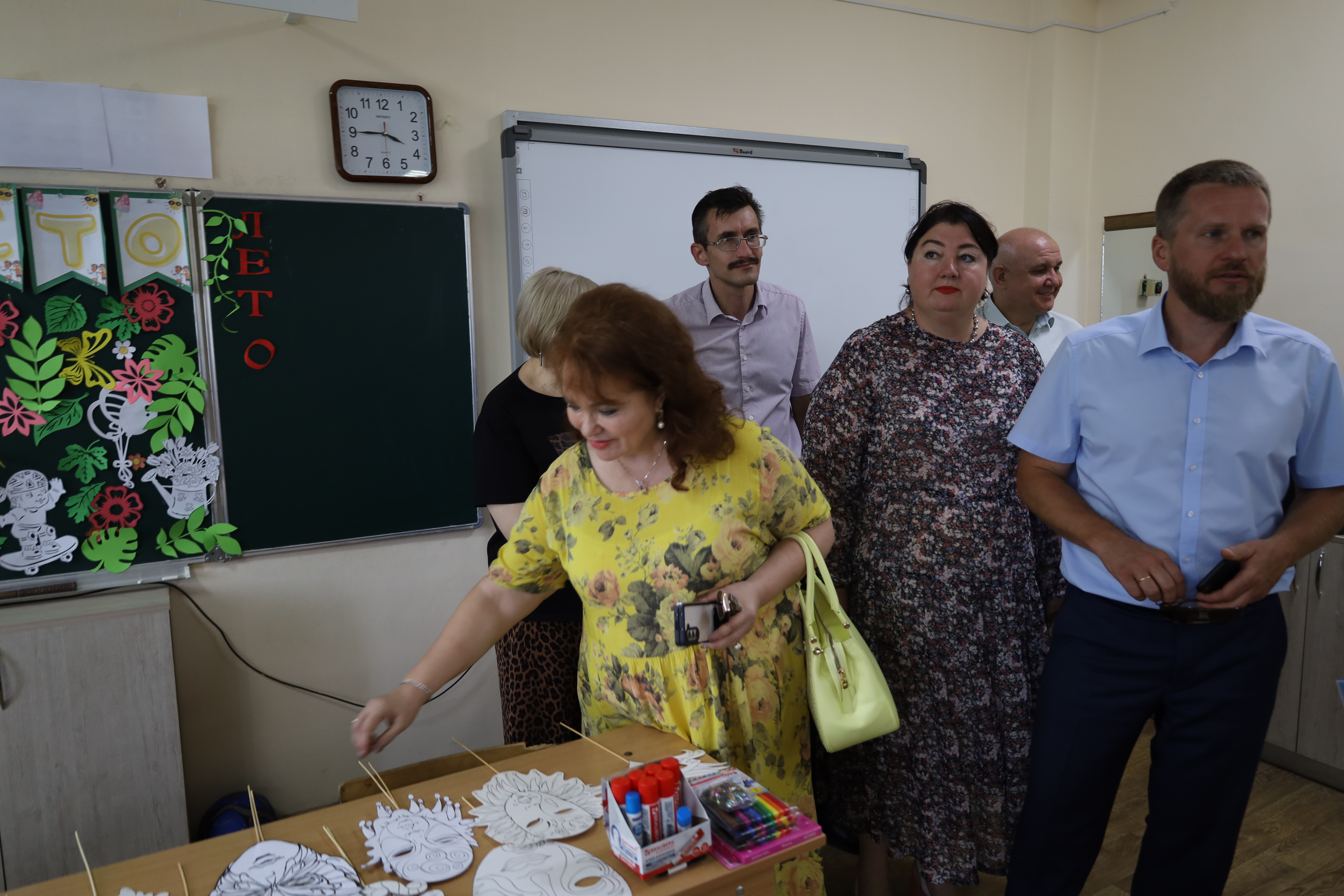 Состояние сферы детского отдыха и оздоровления в загородных и пришкольных лагерях оценили краевые законодатели