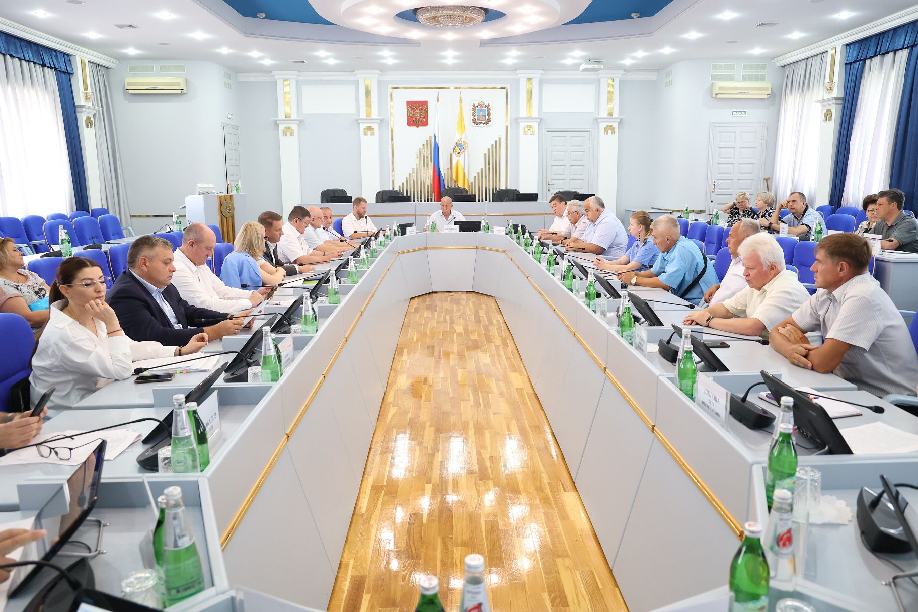 Исполнение краевого закона «О некоторых вопросах регулирования земельных отношений» рассмотрели в Думе Ставрополья