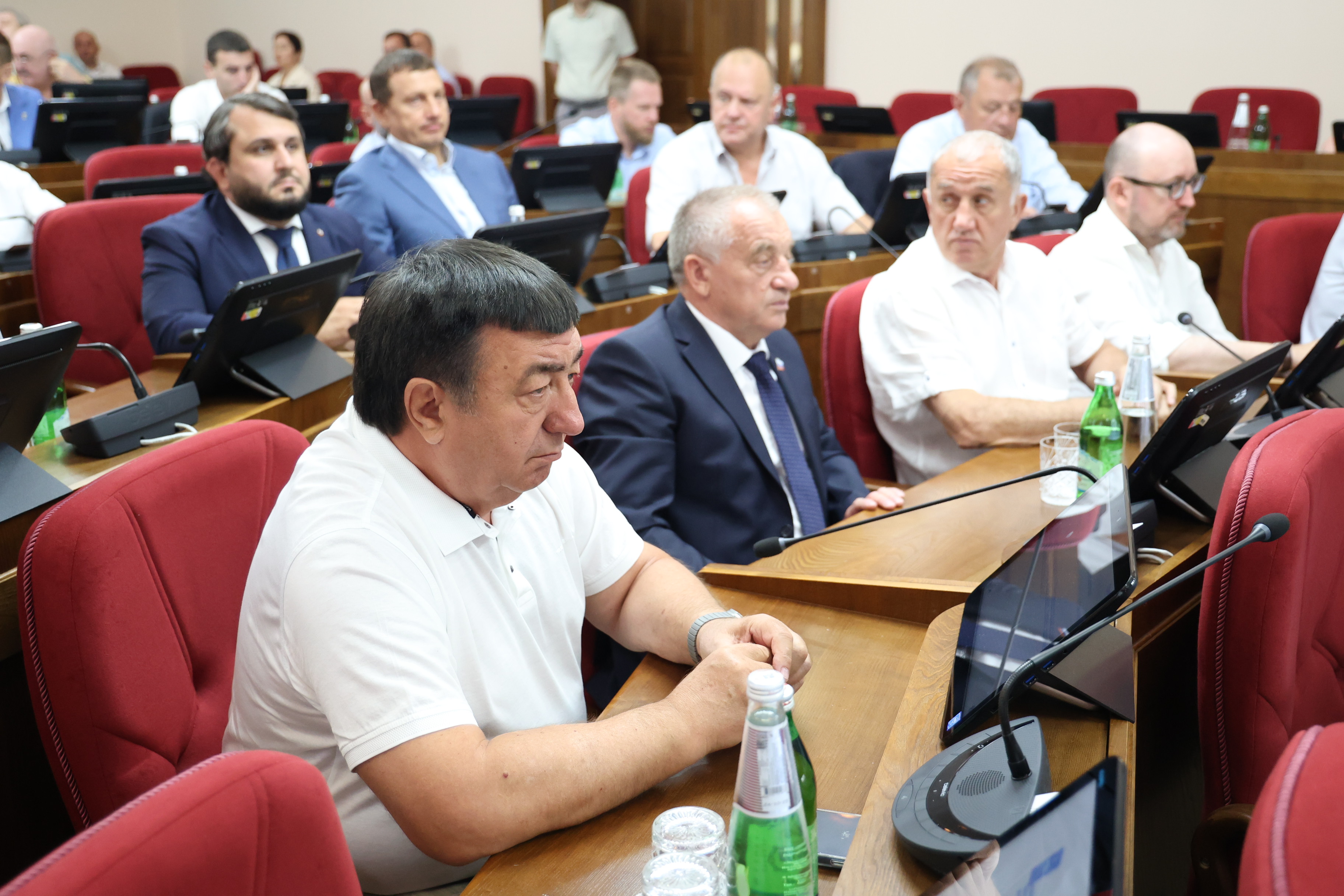 Дума Ставрополья внесла изменения в закон о единовременной выплате гражданам, заключившим контракт на прохождение военной службы