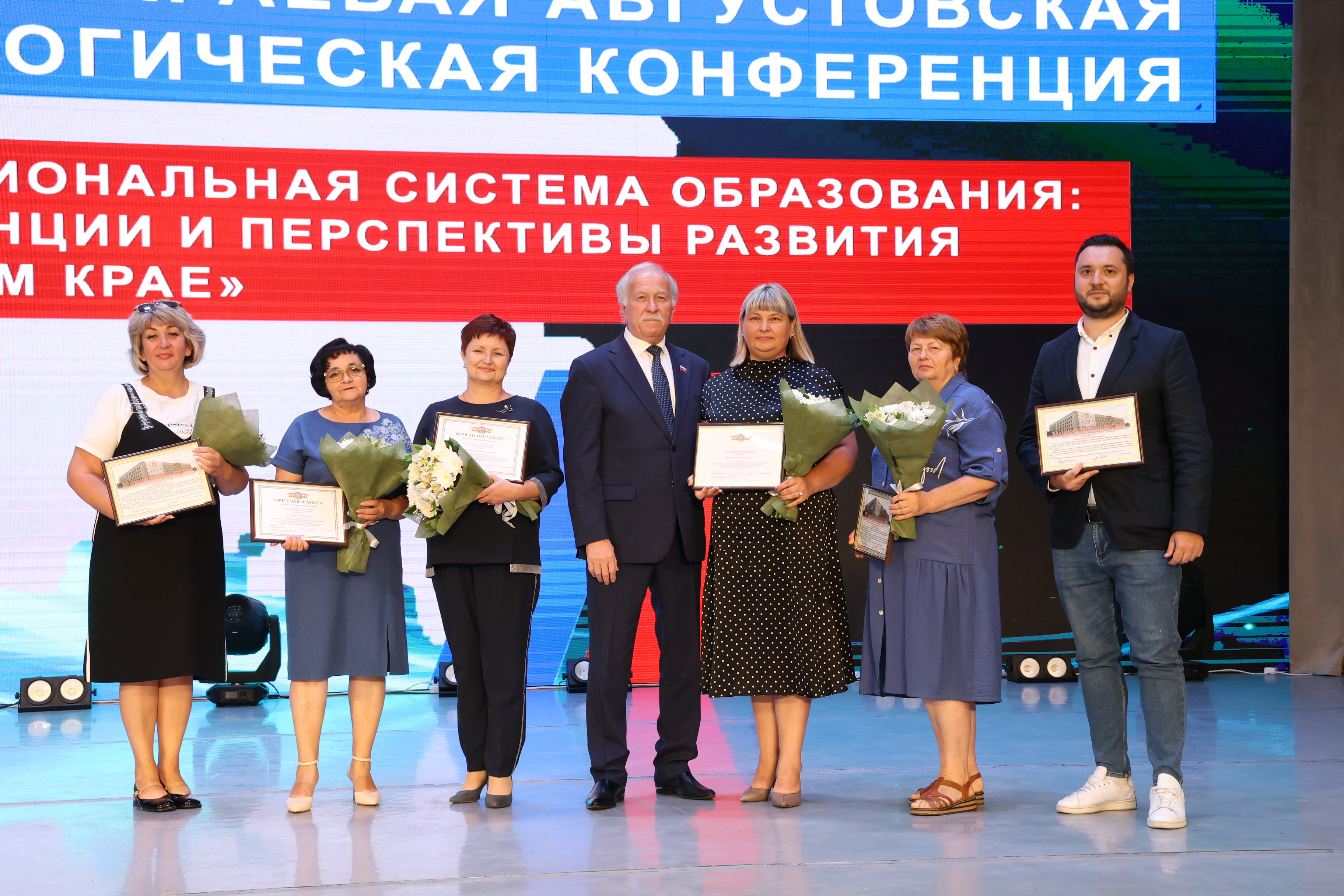 Николай Великдань: Учителя формируют облик современного человека, способного взять ответственность за судьбу Отечества