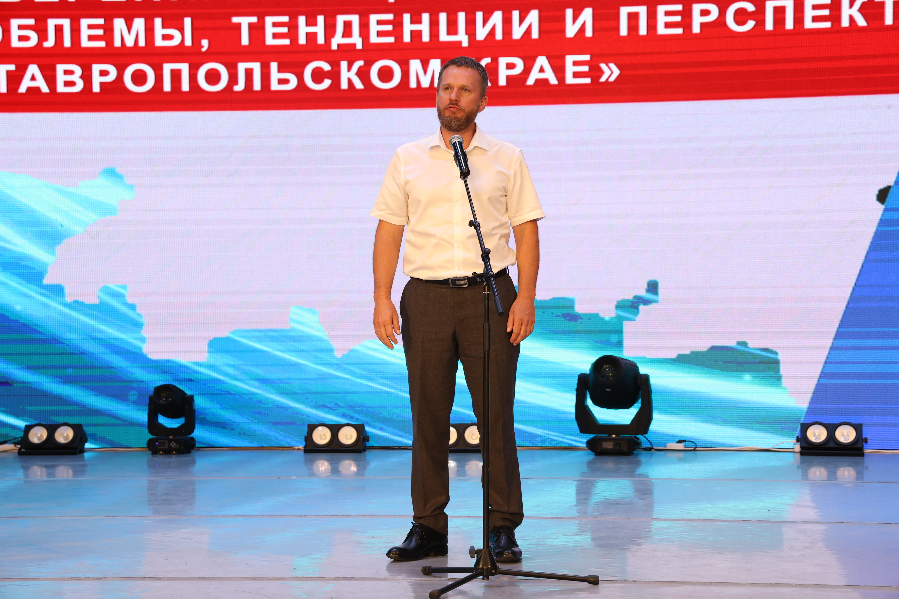 Николай Великдань: Учителя формируют облик современного человека, способного взять ответственность за судьбу Отечества