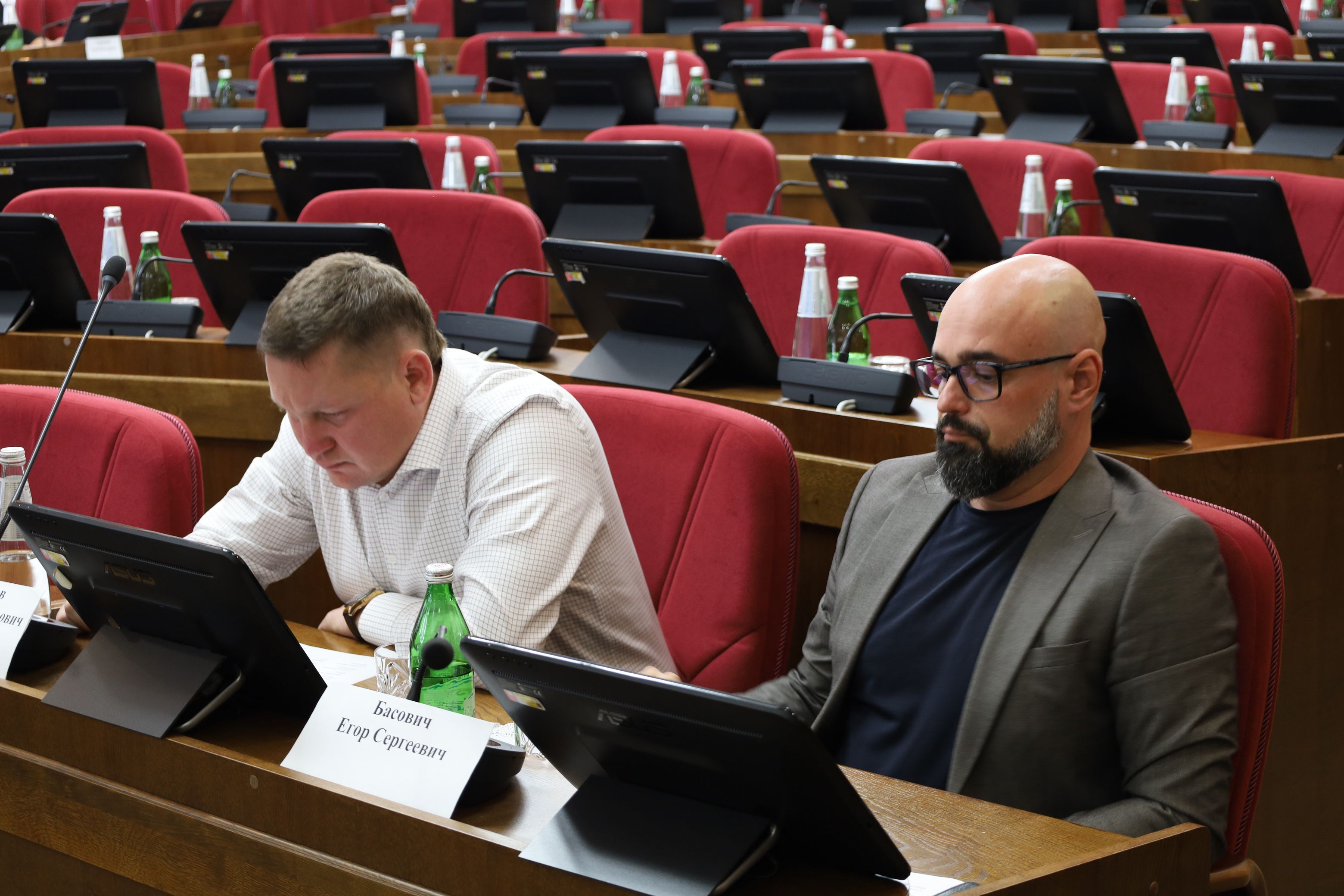 Депутаты предлагают ускорить работу над законопроектом, направленным на регулирование продажи алкоголя заведениями общепита