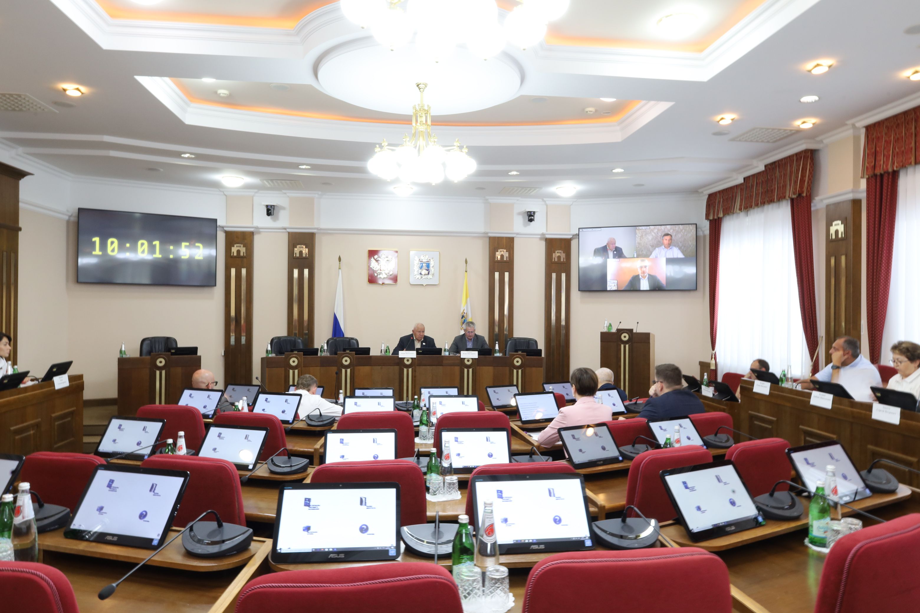 Депутаты предлагают ускорить работу над законопроектом, направленным на регулирование продажи алкоголя заведениями общепита