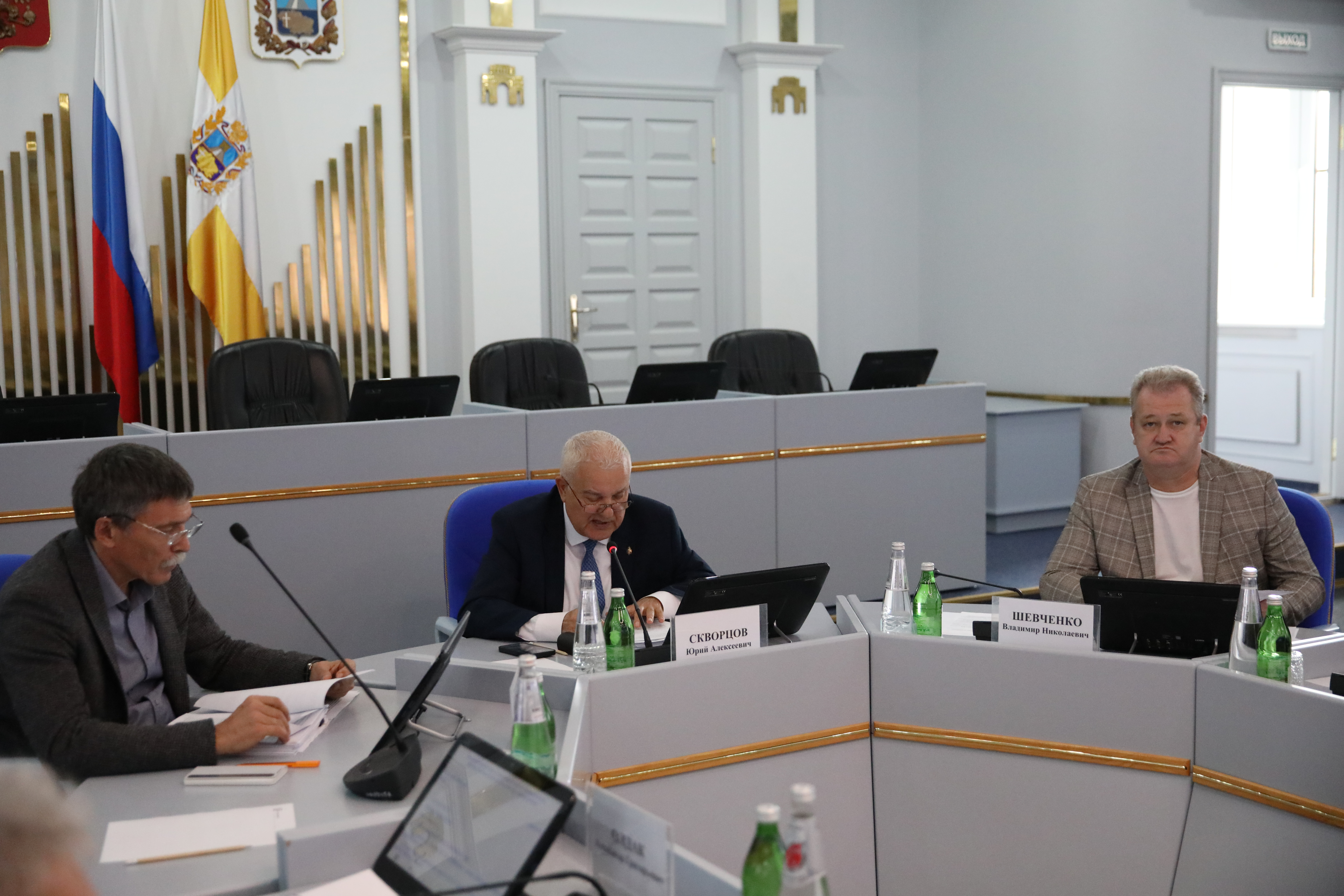 Поправка в Устав Ставропольского края, увеличение числа мировых судей, новый член Общественной палаты