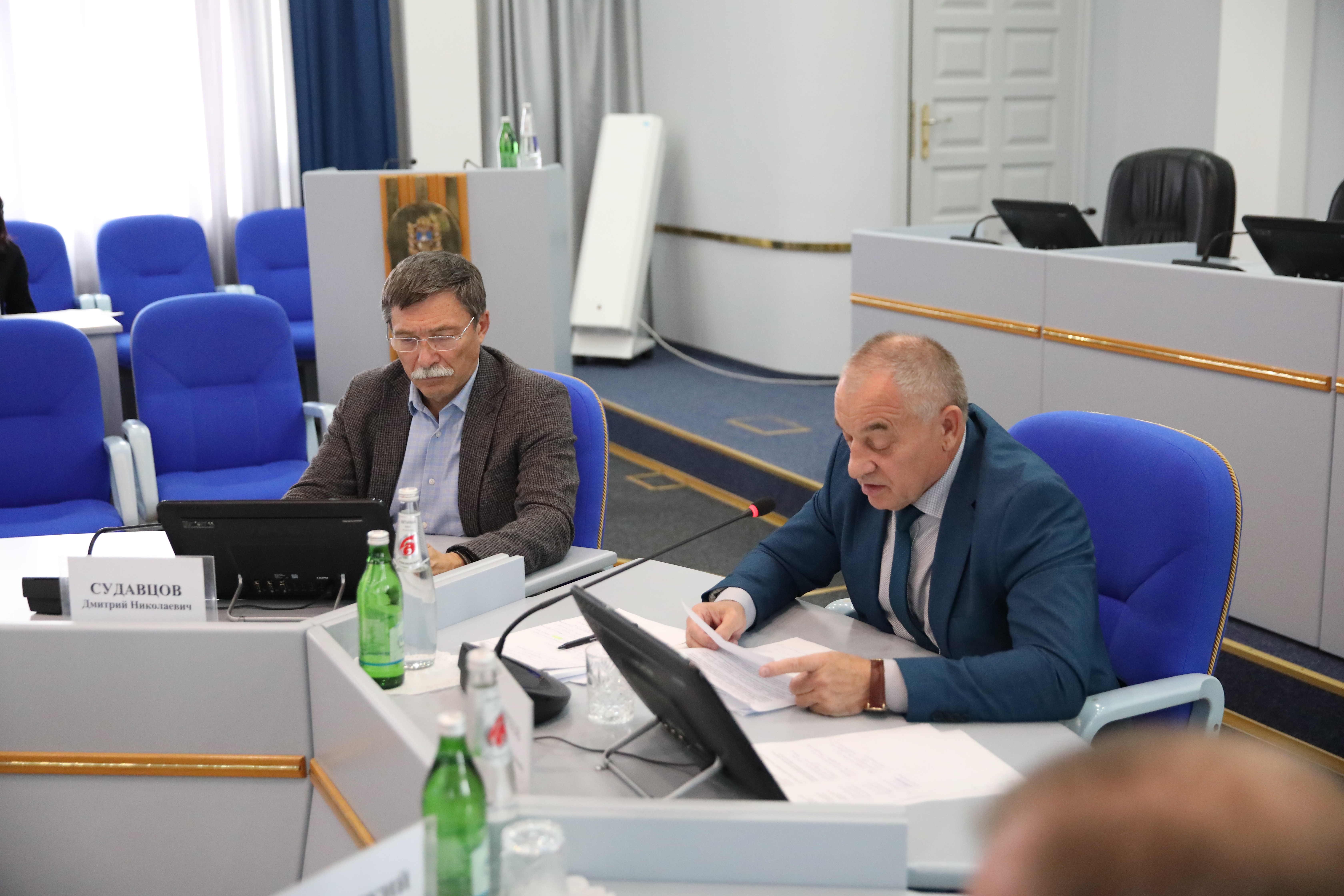 Краевые депутаты оценили готовность объектов ЖКХ и социальной сферы к отопительному сезону