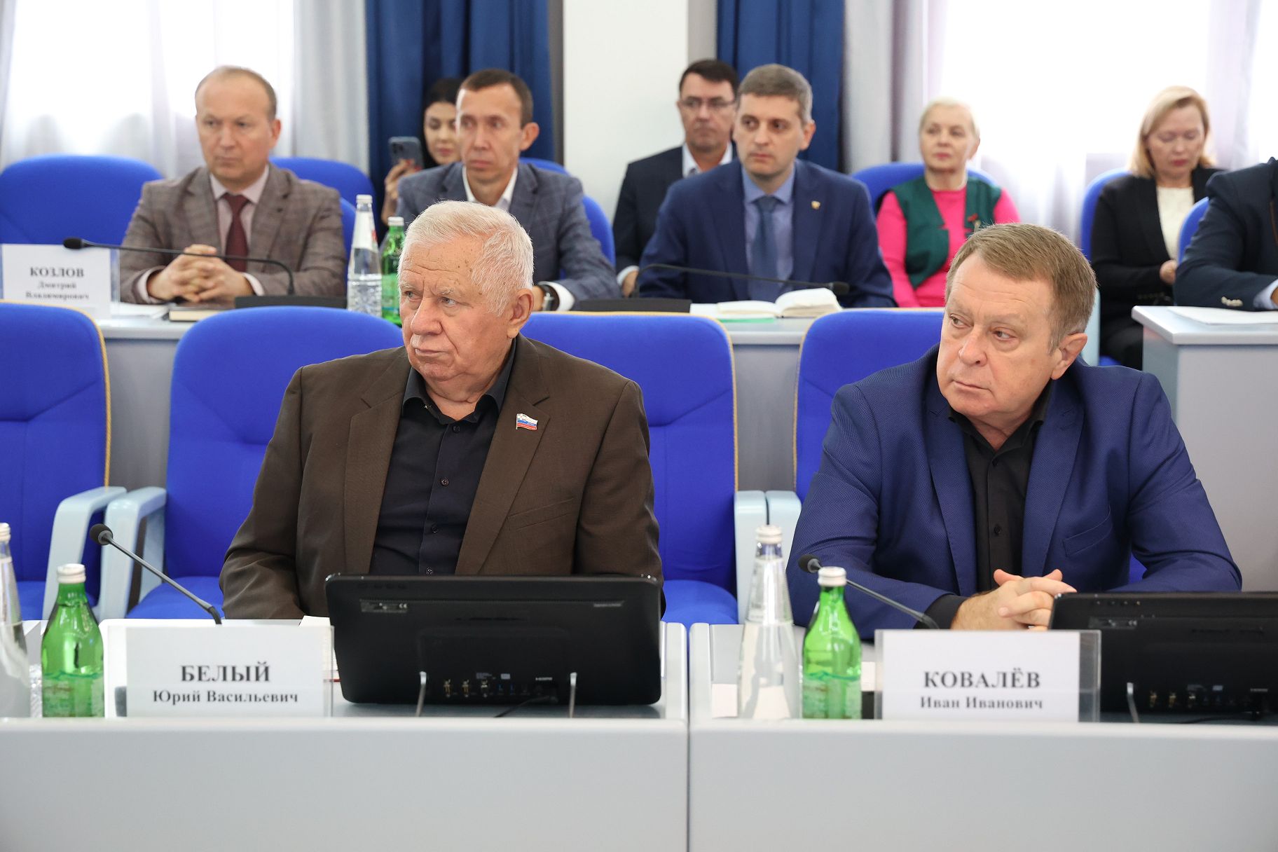 На еженедельном рабочем совещании депутаты обсудили вопросы бюджетной политики и межпарламентских связей