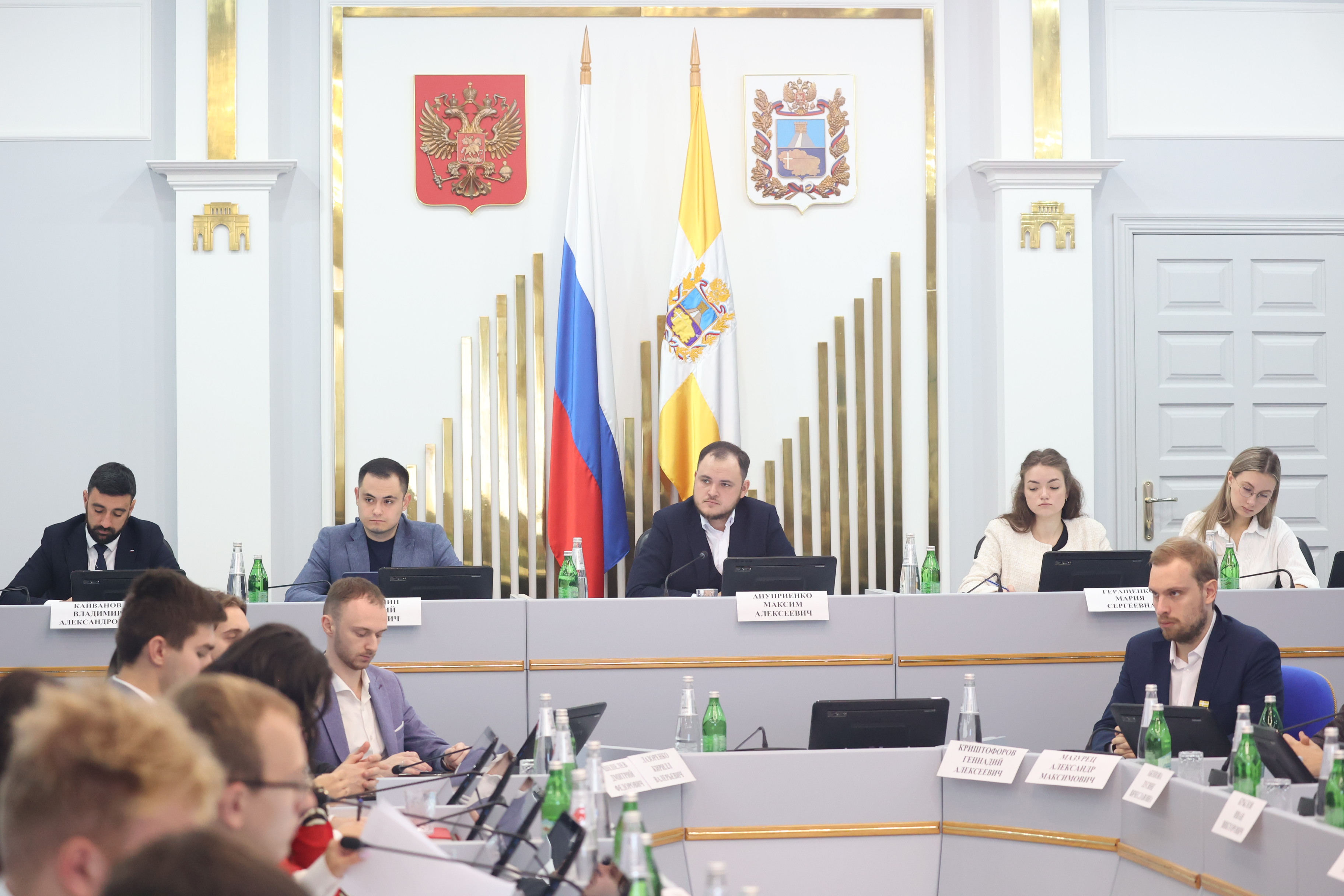Промежуточные итоги работы Молодежного парламента подвели в краевой Думе