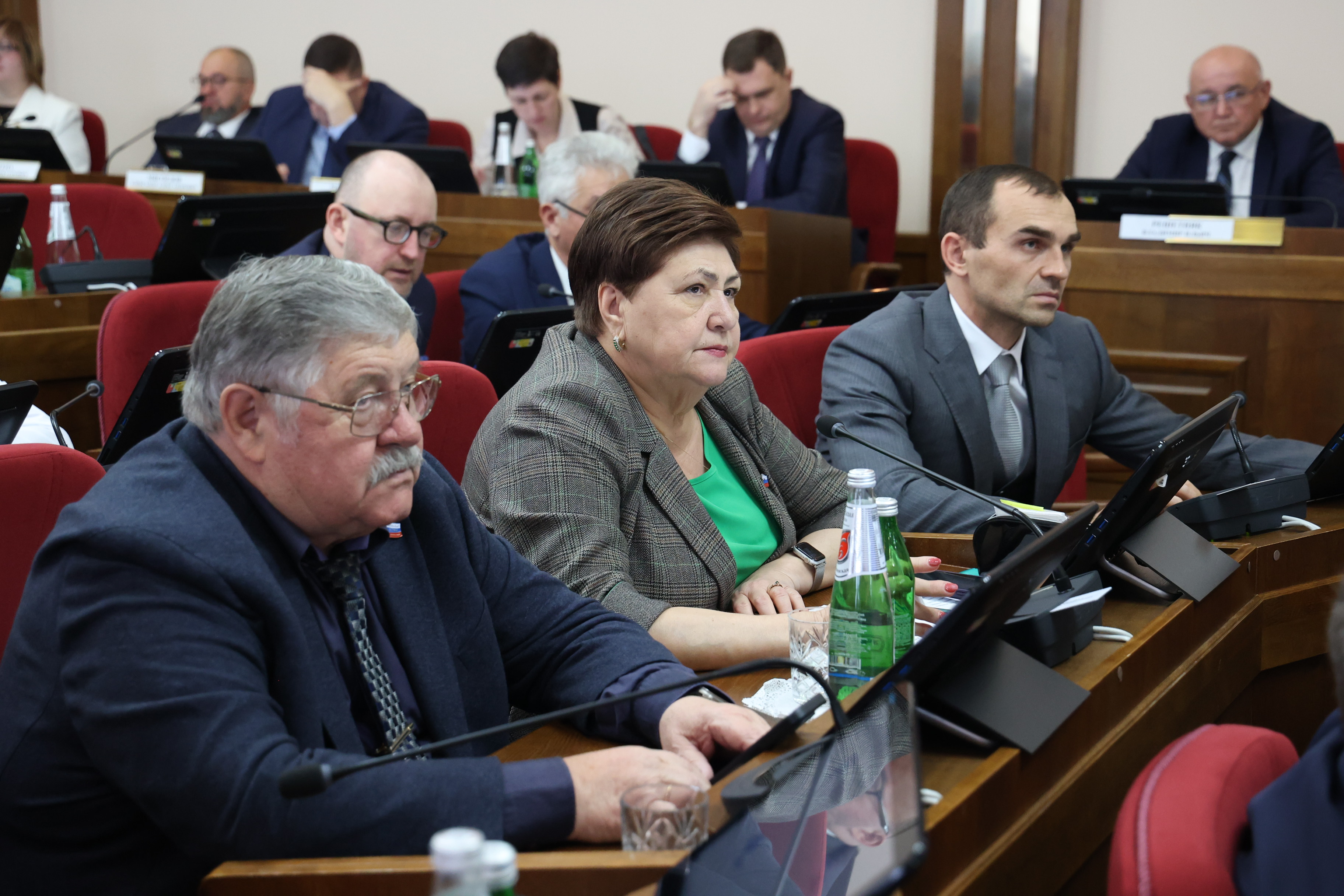 Краевая Дума внесла изменения в региональные законы  по поддержке многодетных семей