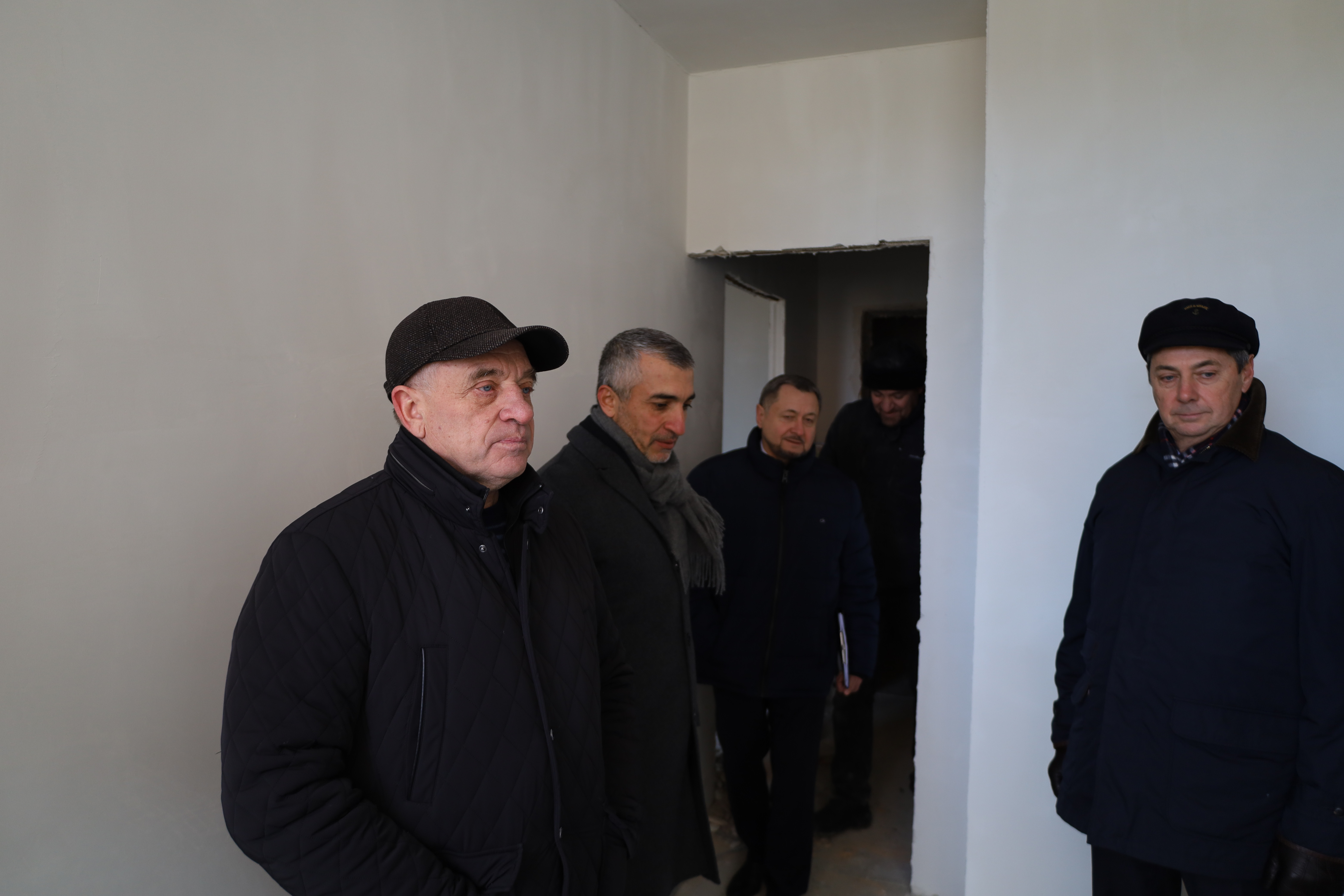 Депутаты проверили ход строительства домов для переселения граждан из аварийного жилья
