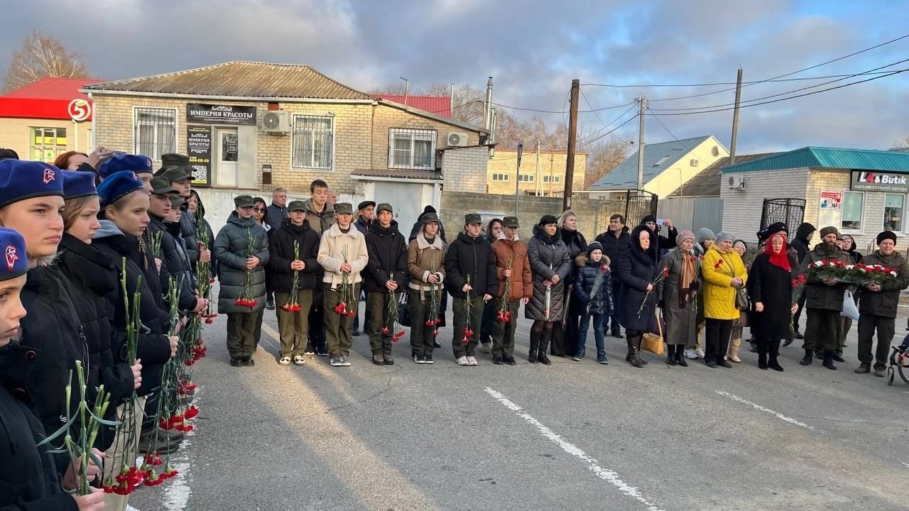 Депутат краевой Думы Сергей Шевелев принял участие в открытии памятника участникам СВО