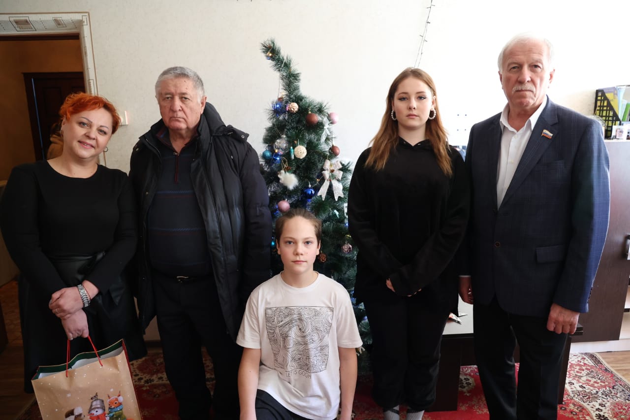 Николай Великдань исполнил предновогодние желания детей