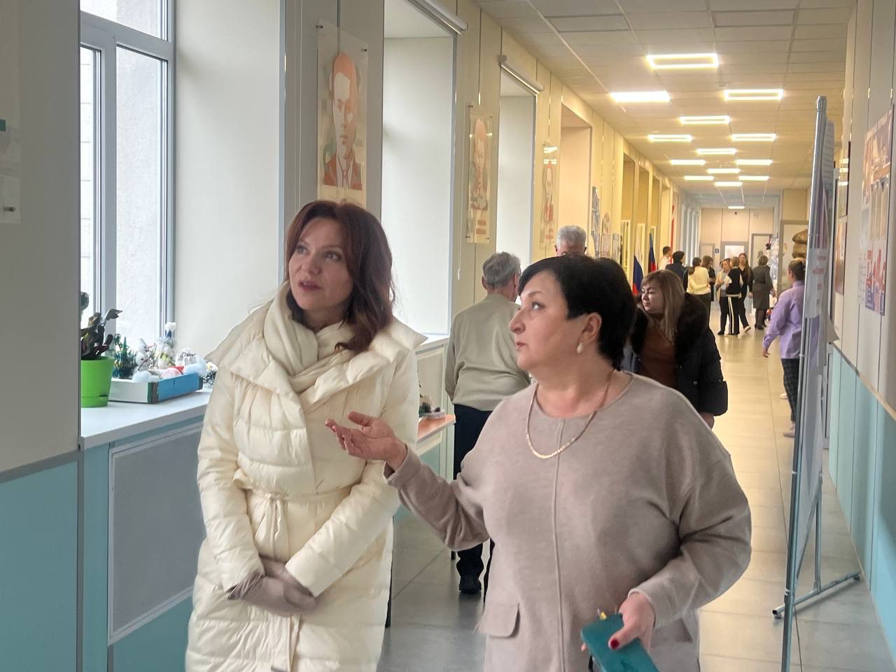 Краевые депутаты поздравили с Новым годом детей Луганской Народной Республики