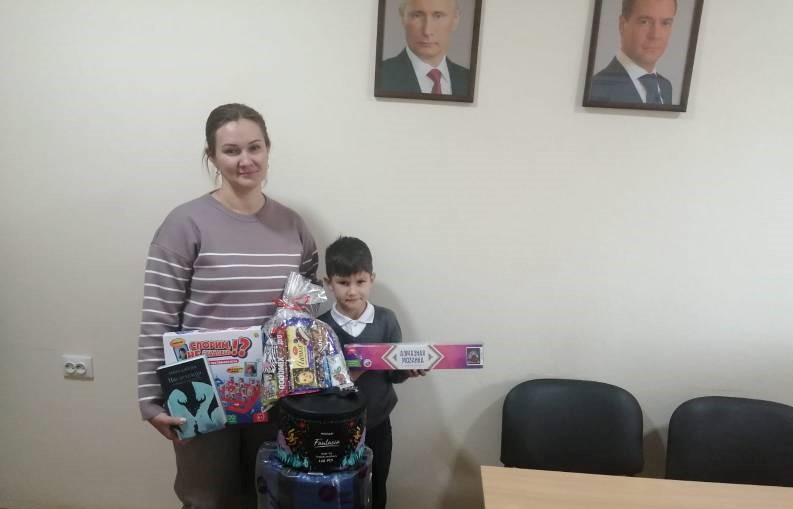 Депутаты Думы Ставрополья исполняют мечты юных ставропольчан с «Елки желаний»
