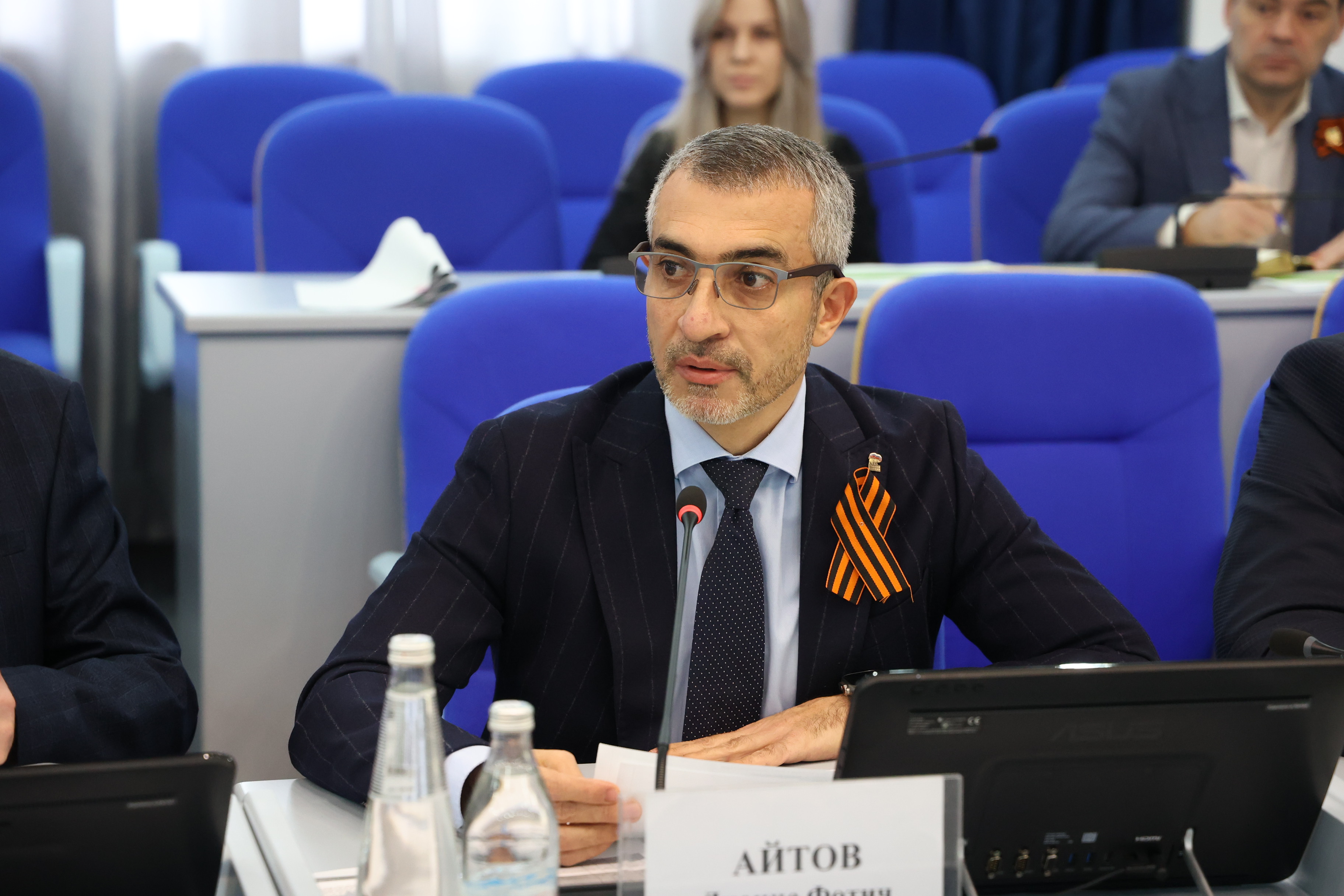 Законодатели держат на контроле строительство объектов образования, здравоохранения и спорта