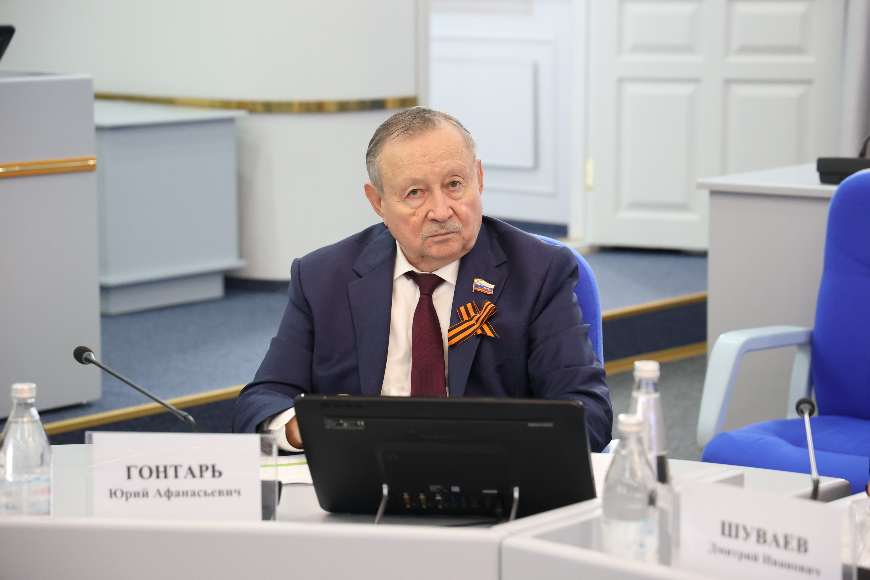 Законодатели держат на контроле строительство объектов образования, здравоохранения и спорта