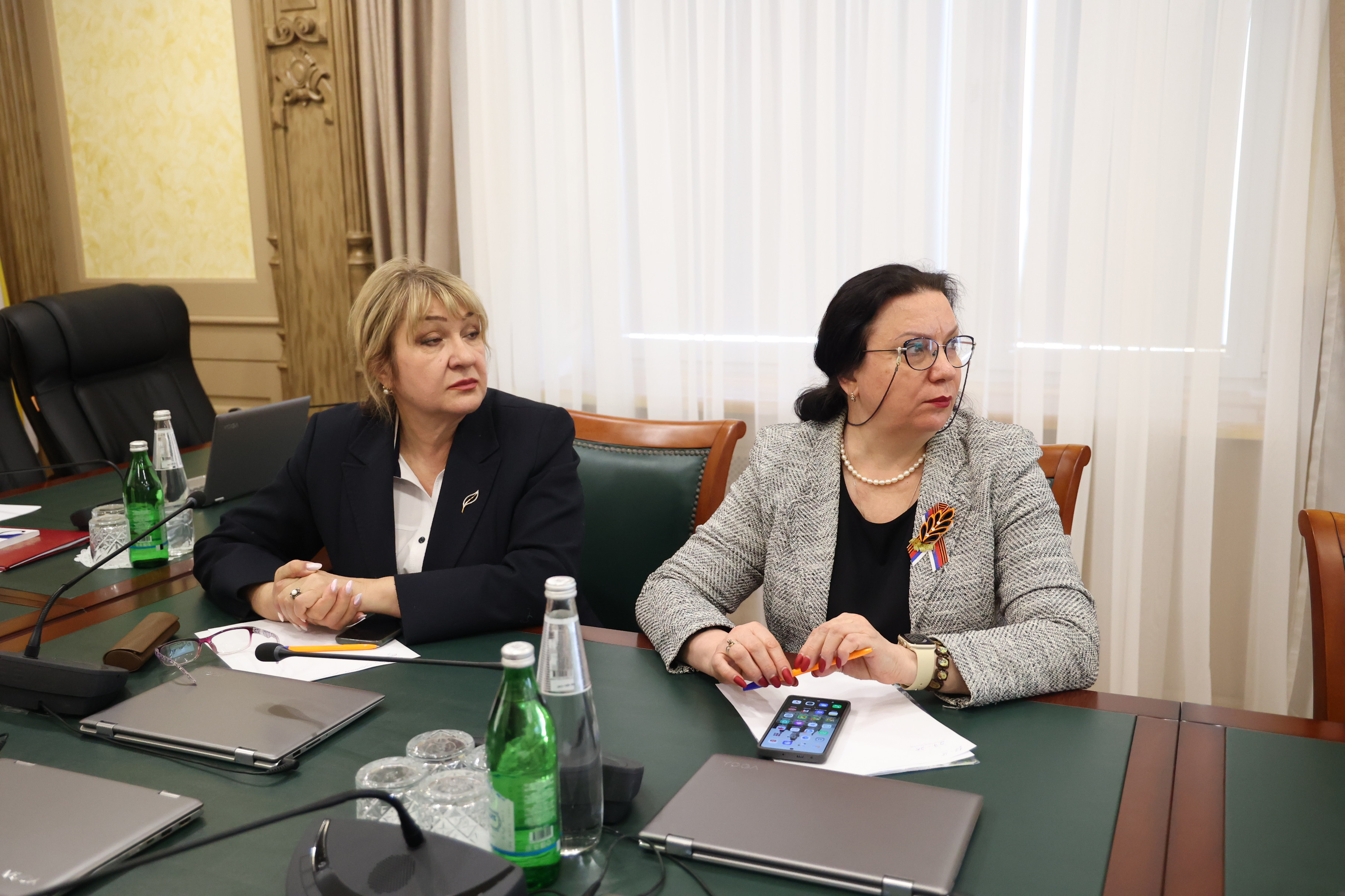 Краевые депутаты приняли участие в обсуждении проекта Стратегии развития российского образования