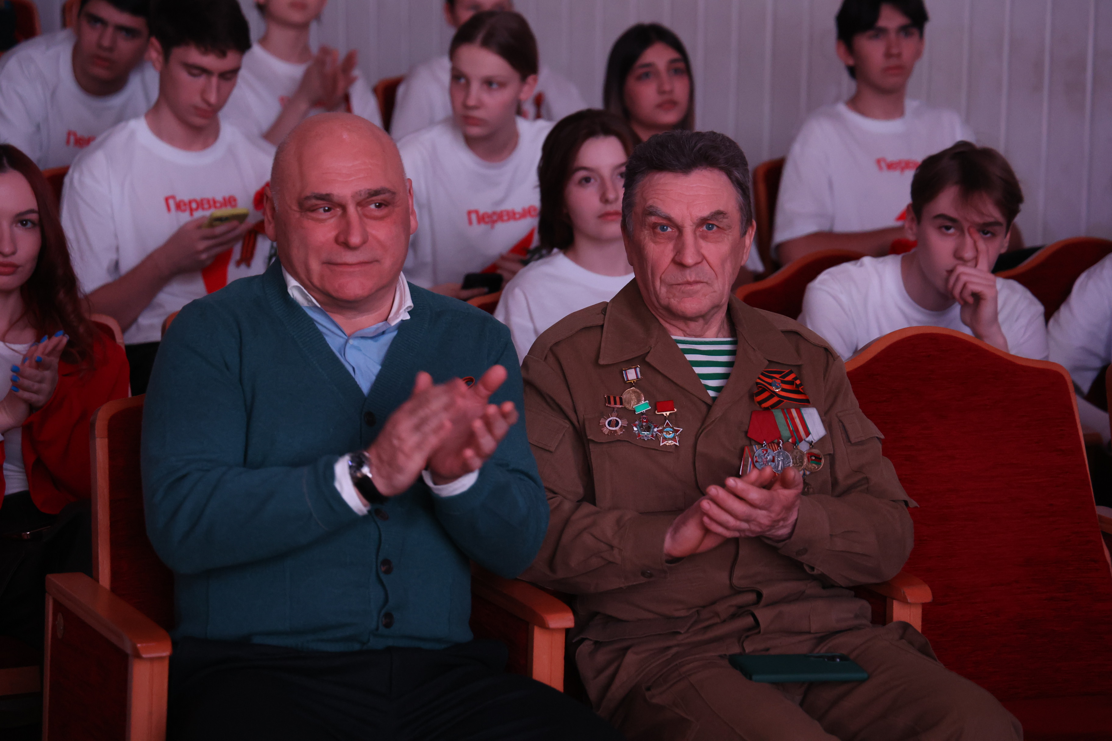 Дмитрий Судавцов вручил награды победителям краевого конкурса «Солдатский конверт»