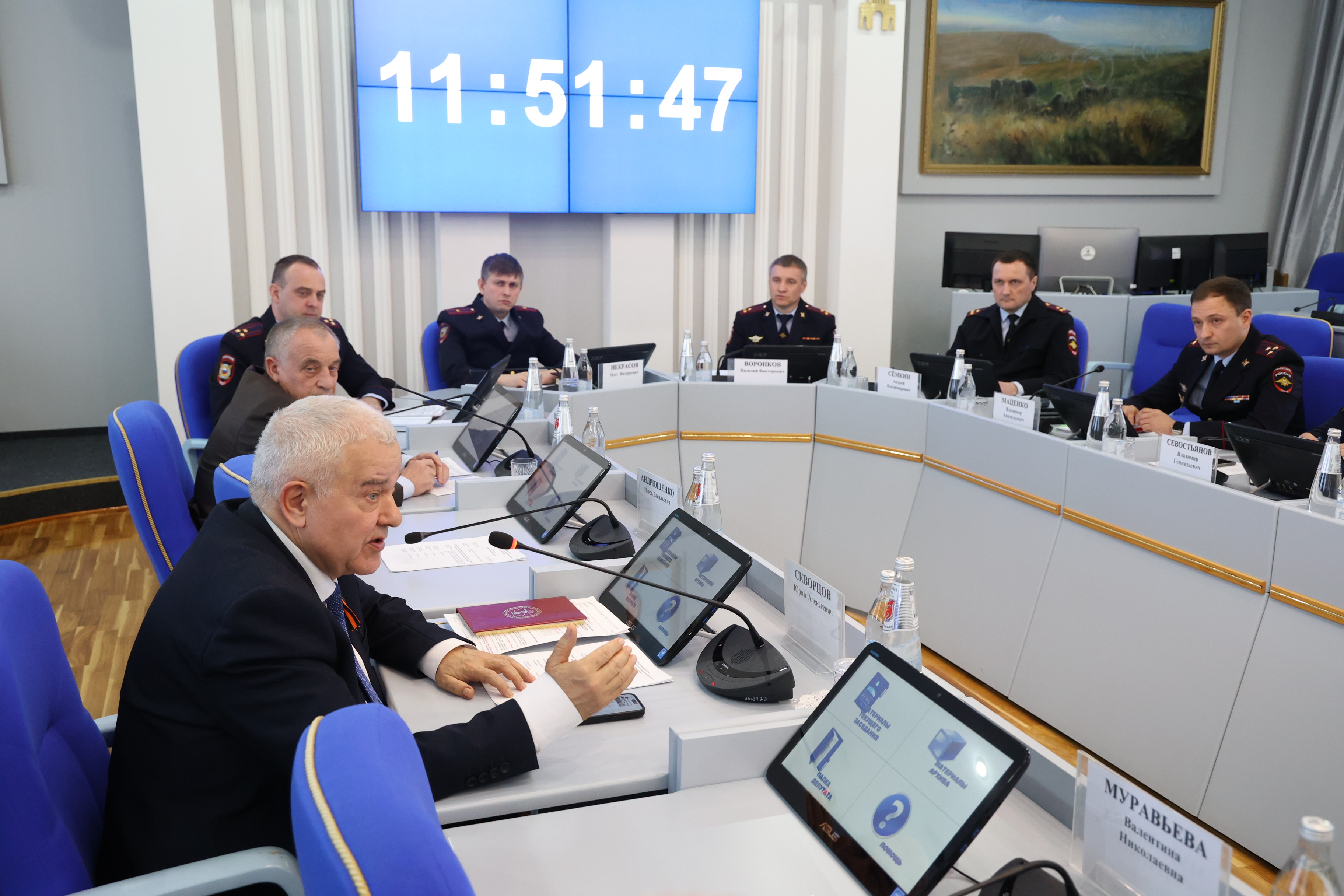 Подготовка к ежегодному отчету краевой полиции проходит в профильном комитете Думы