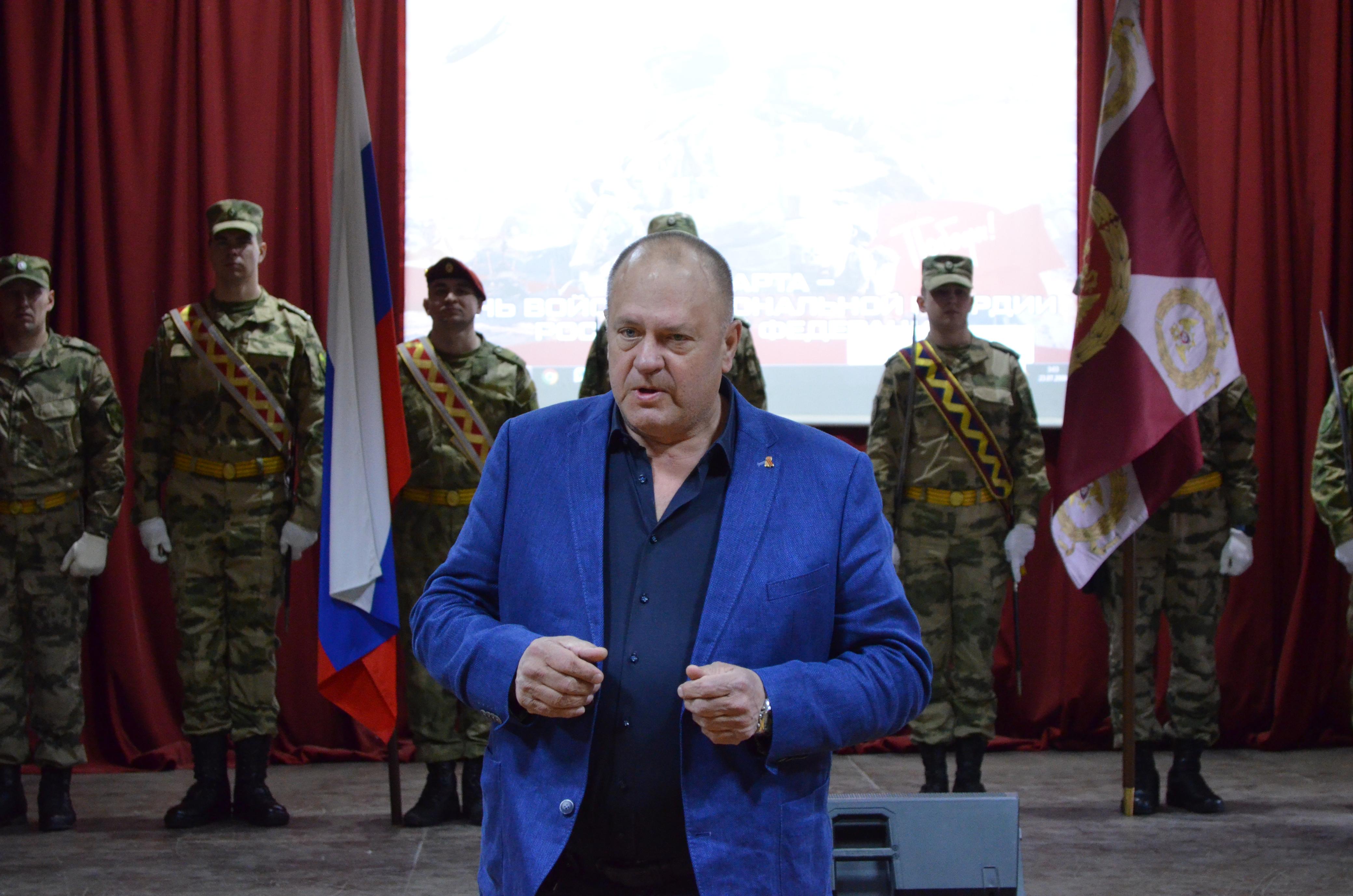 Сергей Шевелев поздравил росгвардейцев с профессиональным праздником