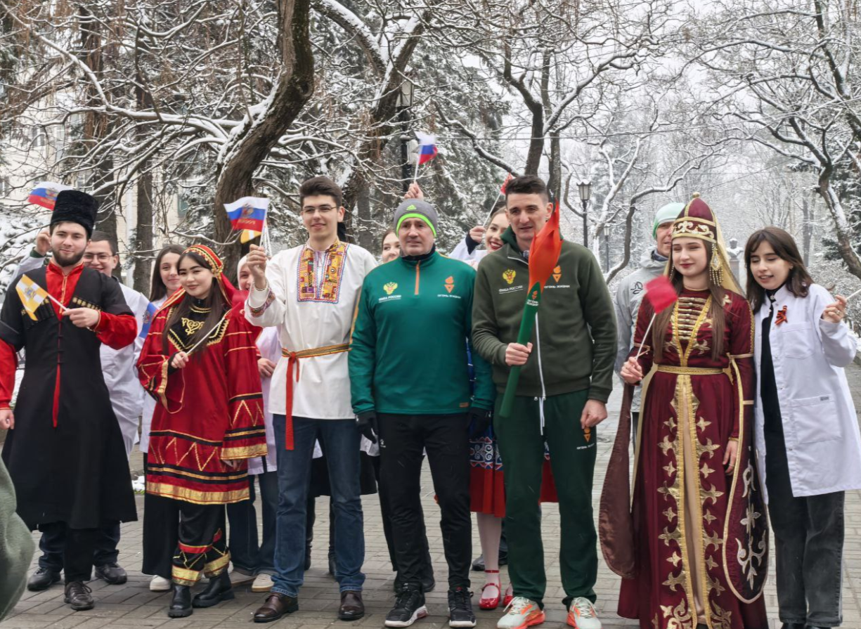 Краевые депутаты поддержали донорское движение участием в эстафете «Огонь жизни»