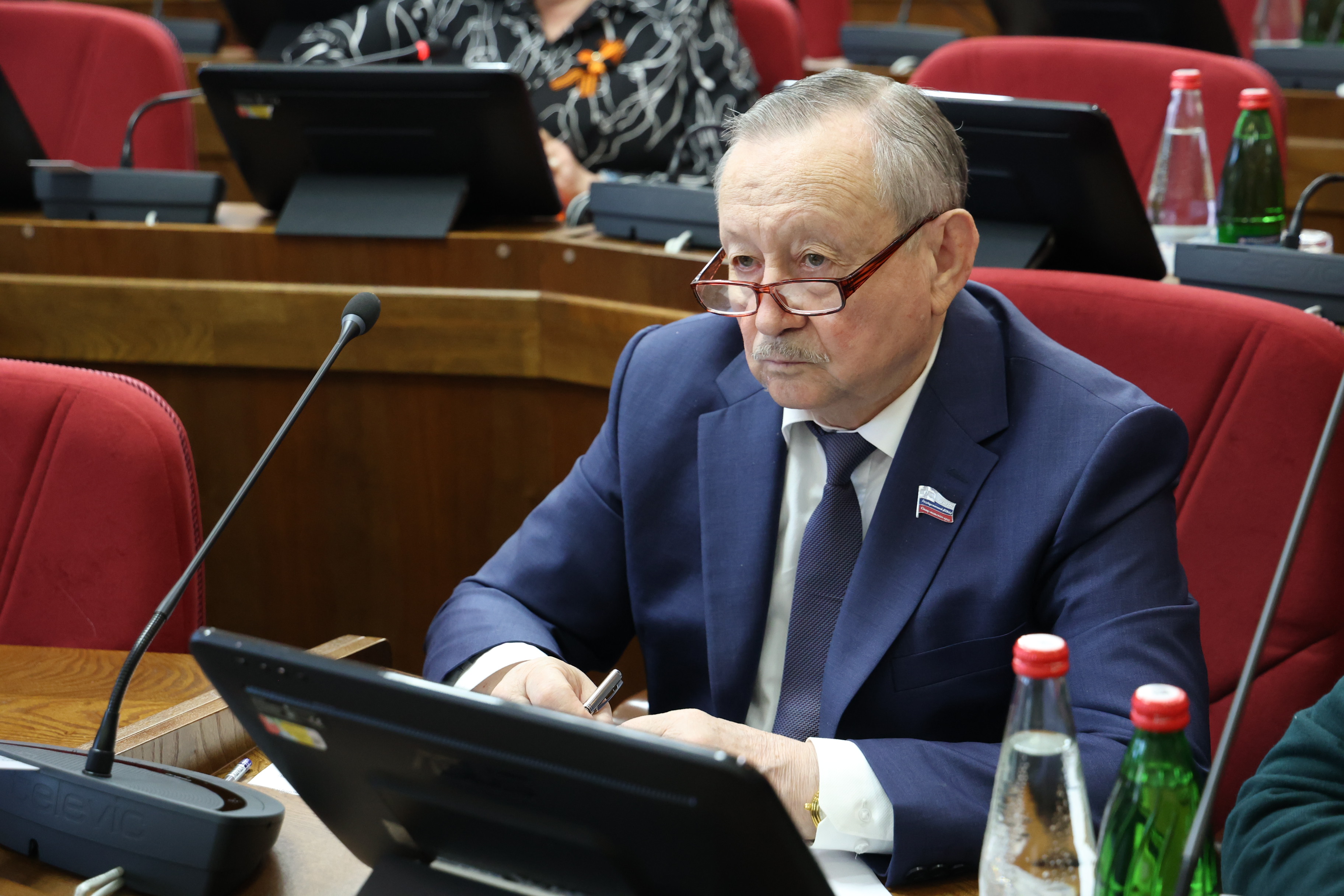 Утверждена повестка апрельского заседания Думы